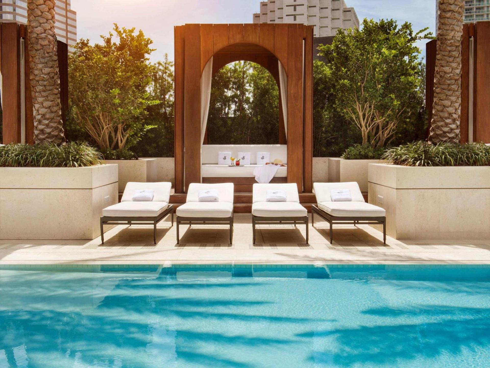 SLS LUX Brickell photo 3