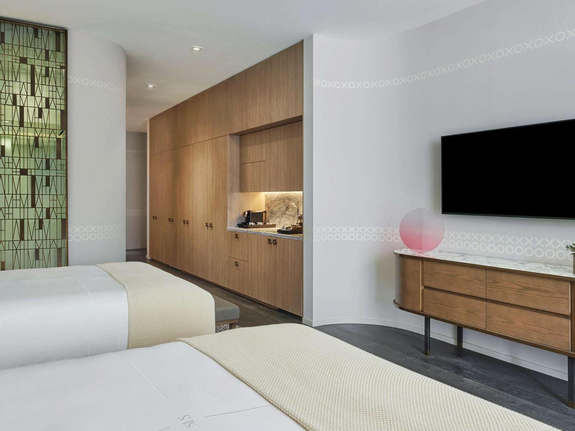 SLS LUX Brickell photo 62
