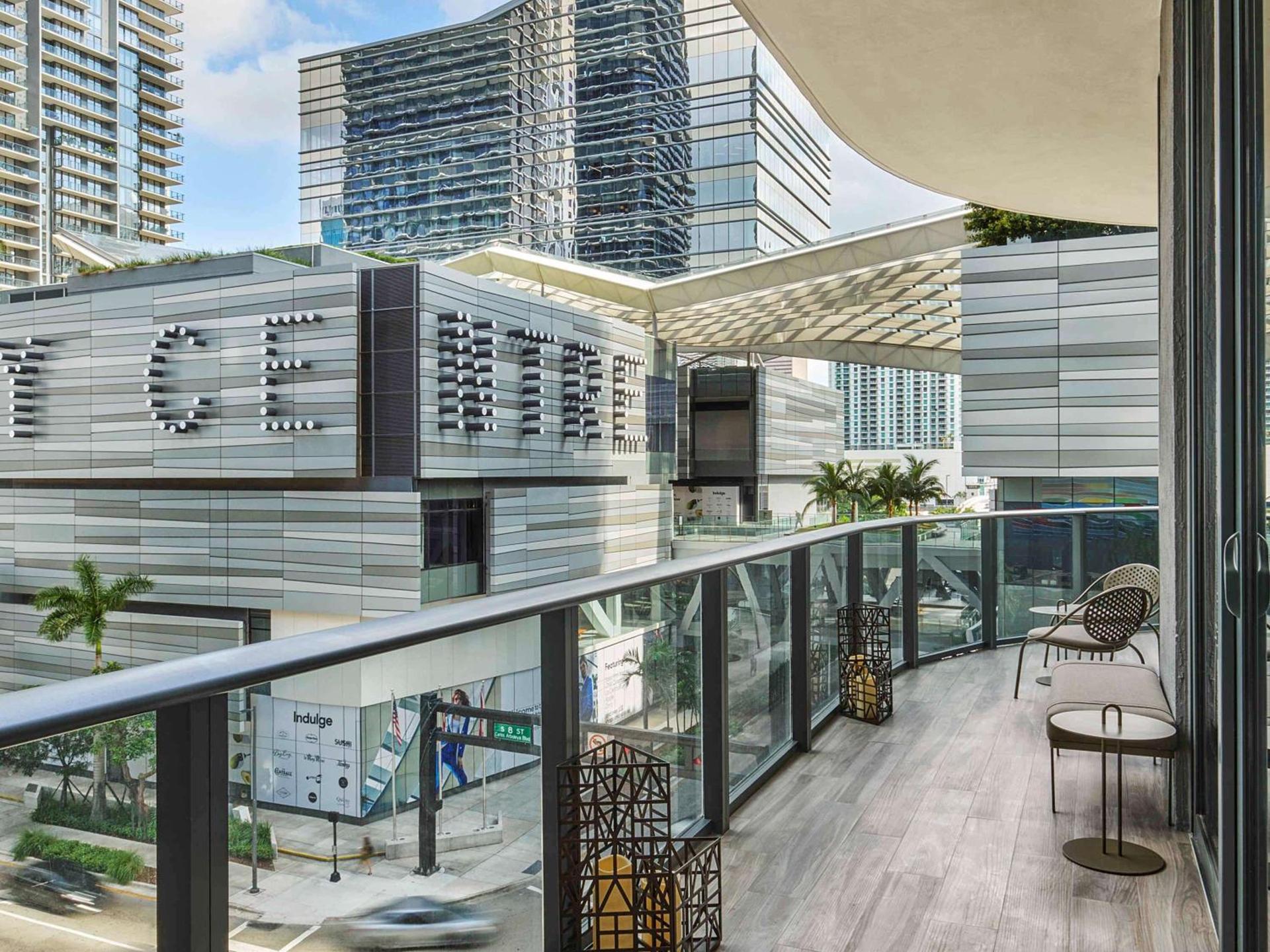 SLS LUX Brickell photo 47