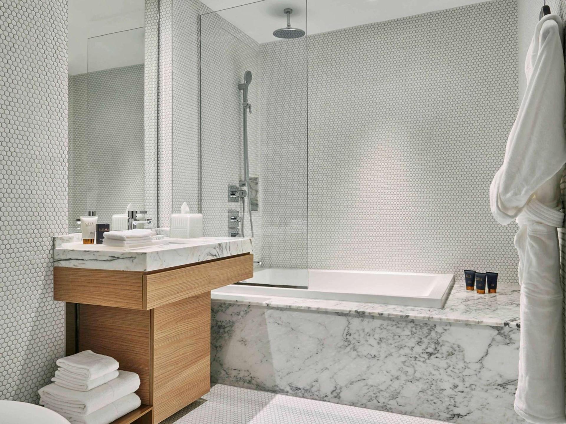 SLS LUX Brickell photo 43