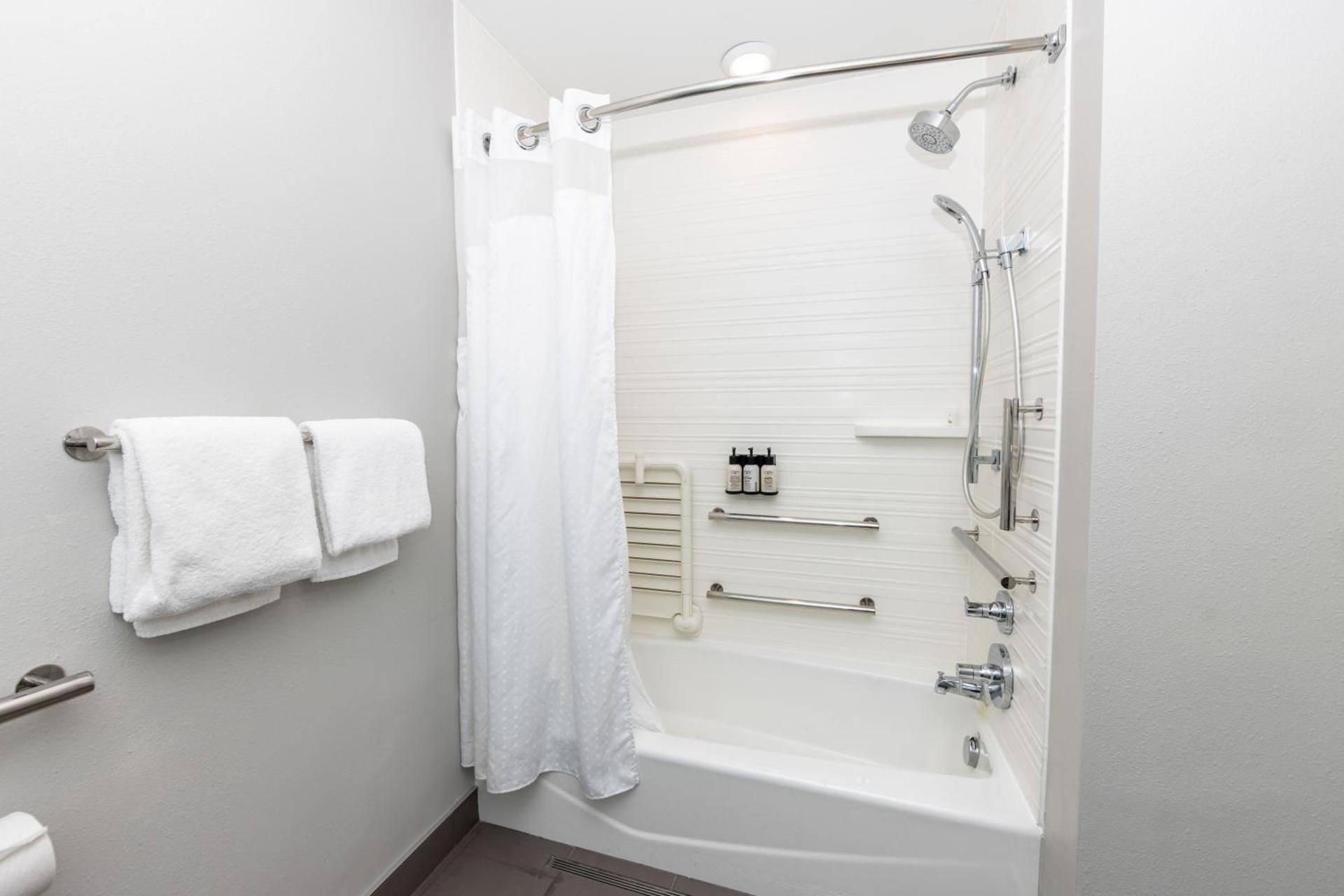 Avid Hotels - Denver Airport Area by IHG photo 23