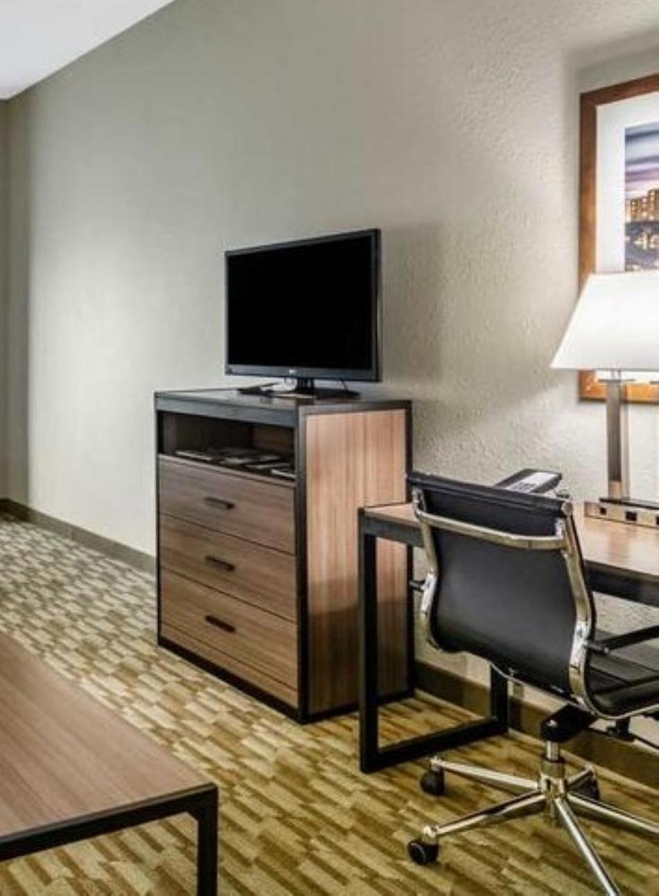 Riverview Inn & Suites, an Ascend Collection Hotel photo 52