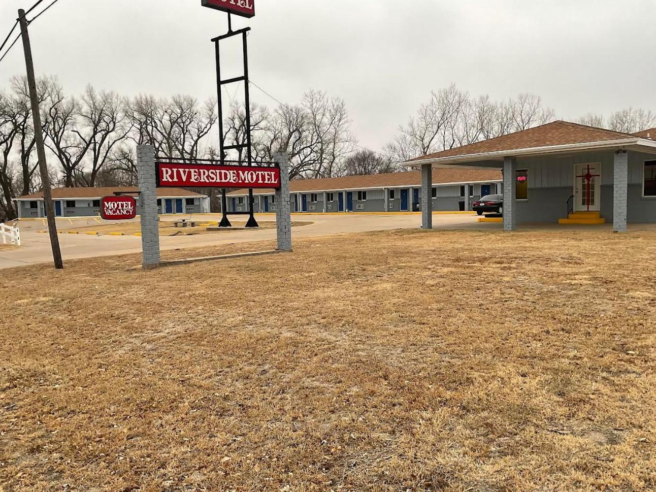 RIVERSIDE MOTEL photo 1