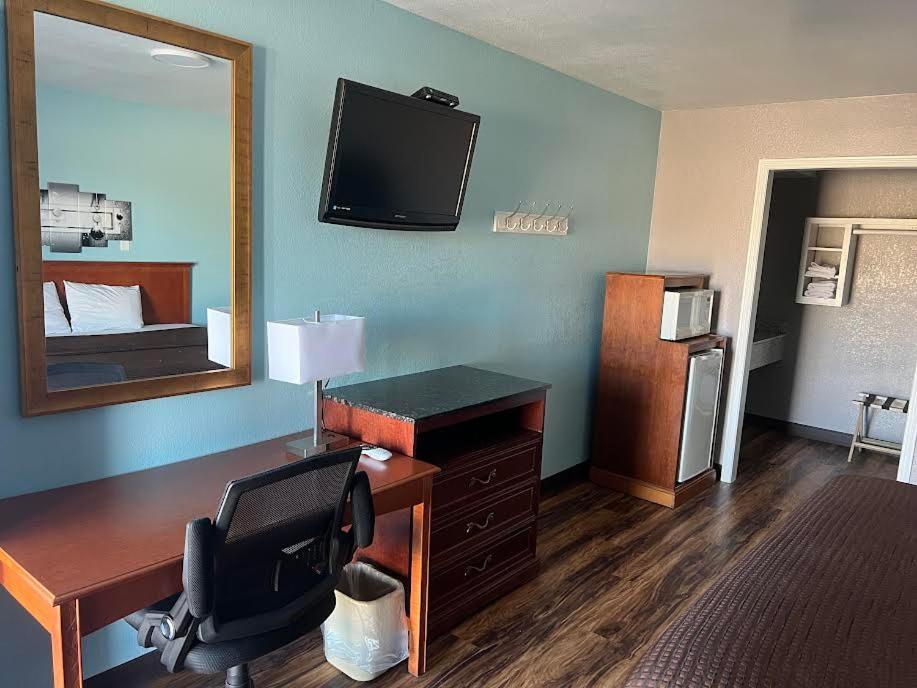RIVERSIDE MOTEL photo 6