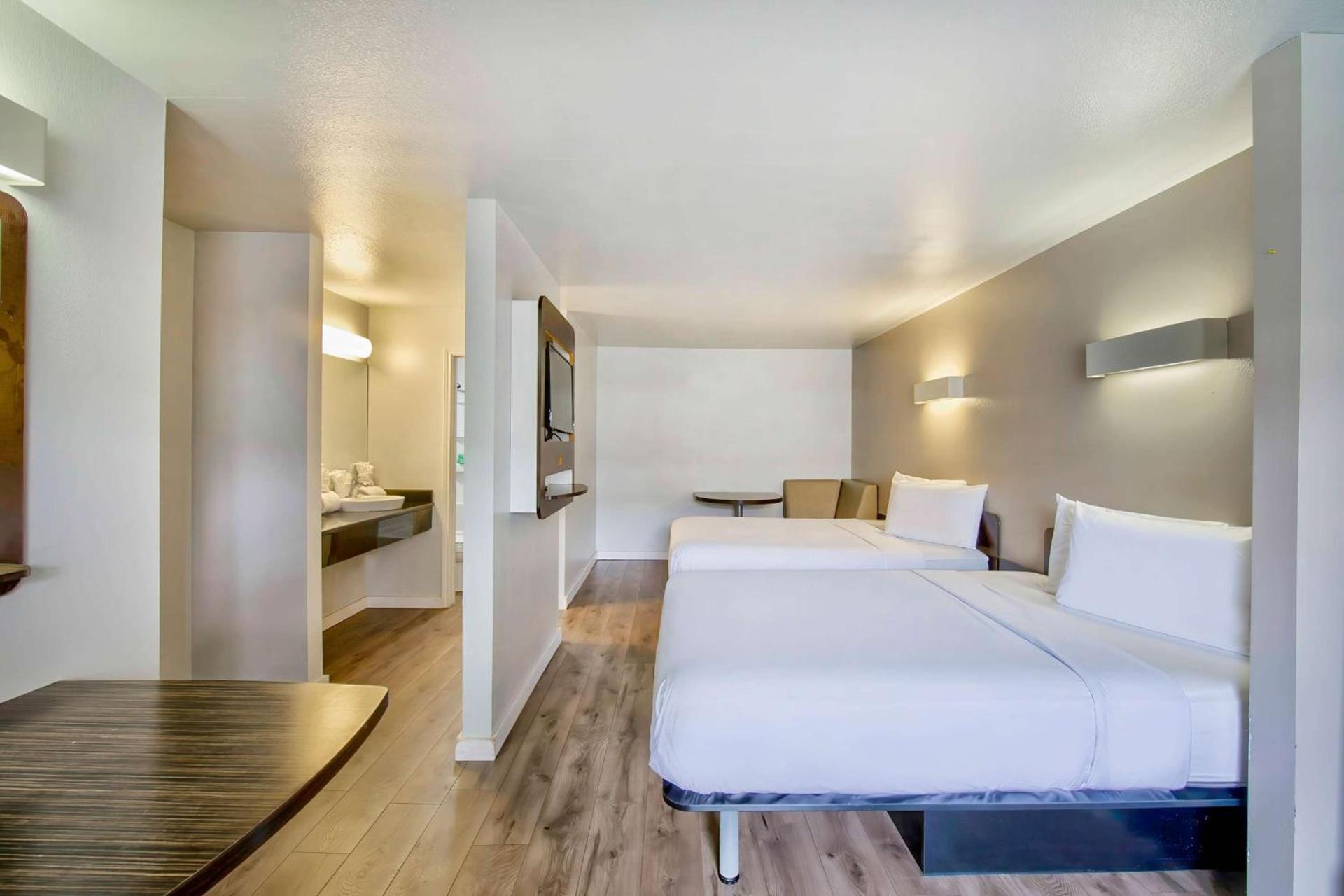 Studio 6-San Antonio, TX - Airport photo 6
