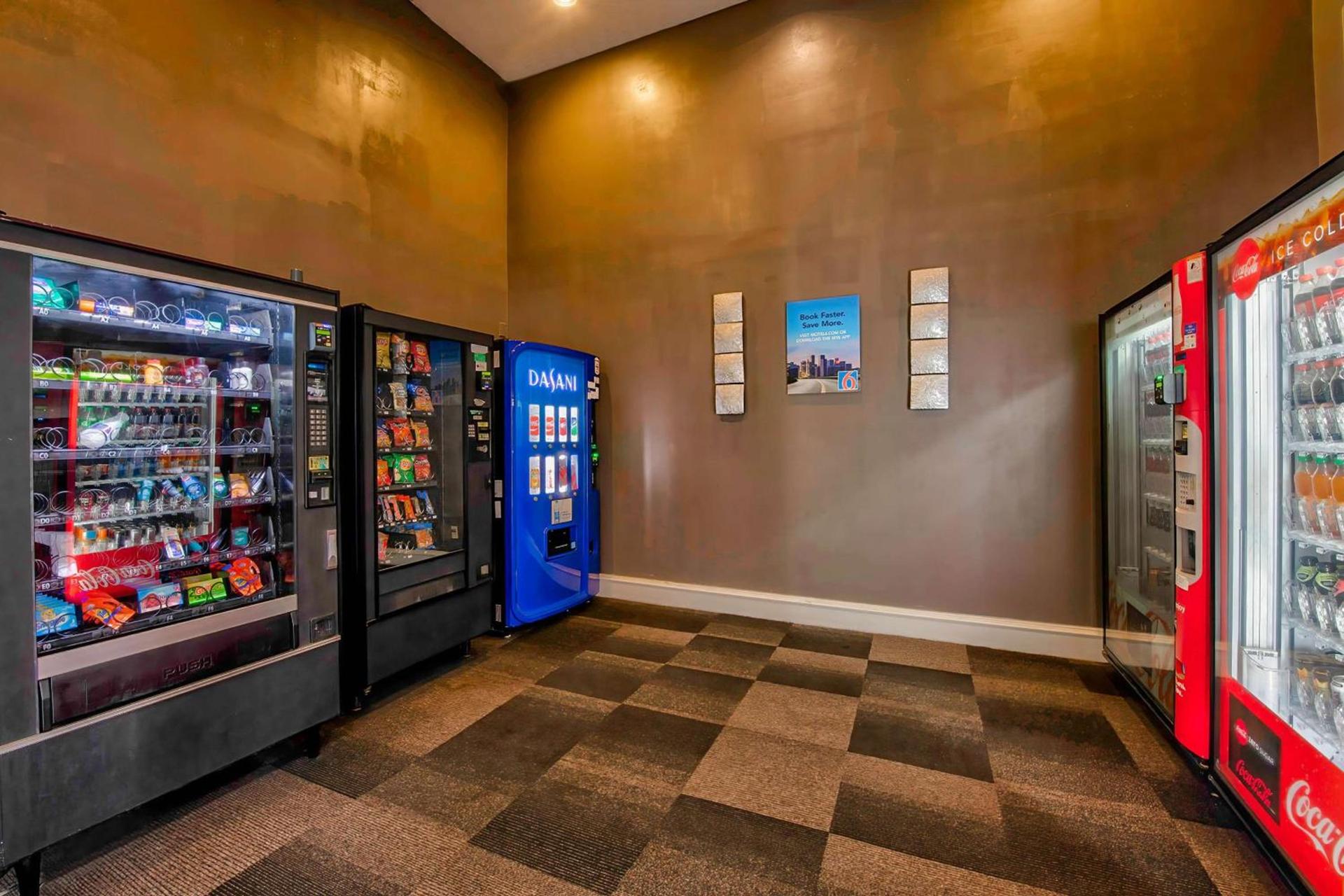 Studio 6-San Antonio, TX - Airport photo 19
