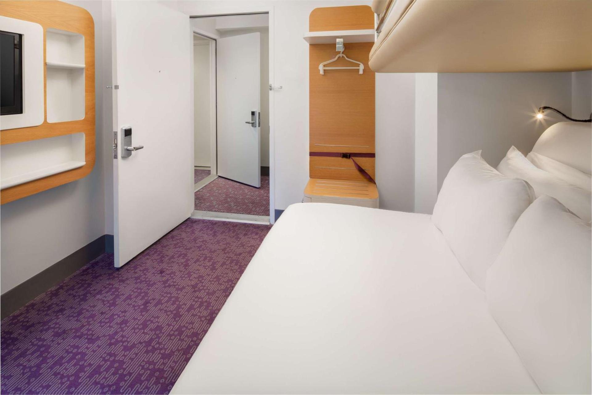 YOTEL New York Times Square photo 20