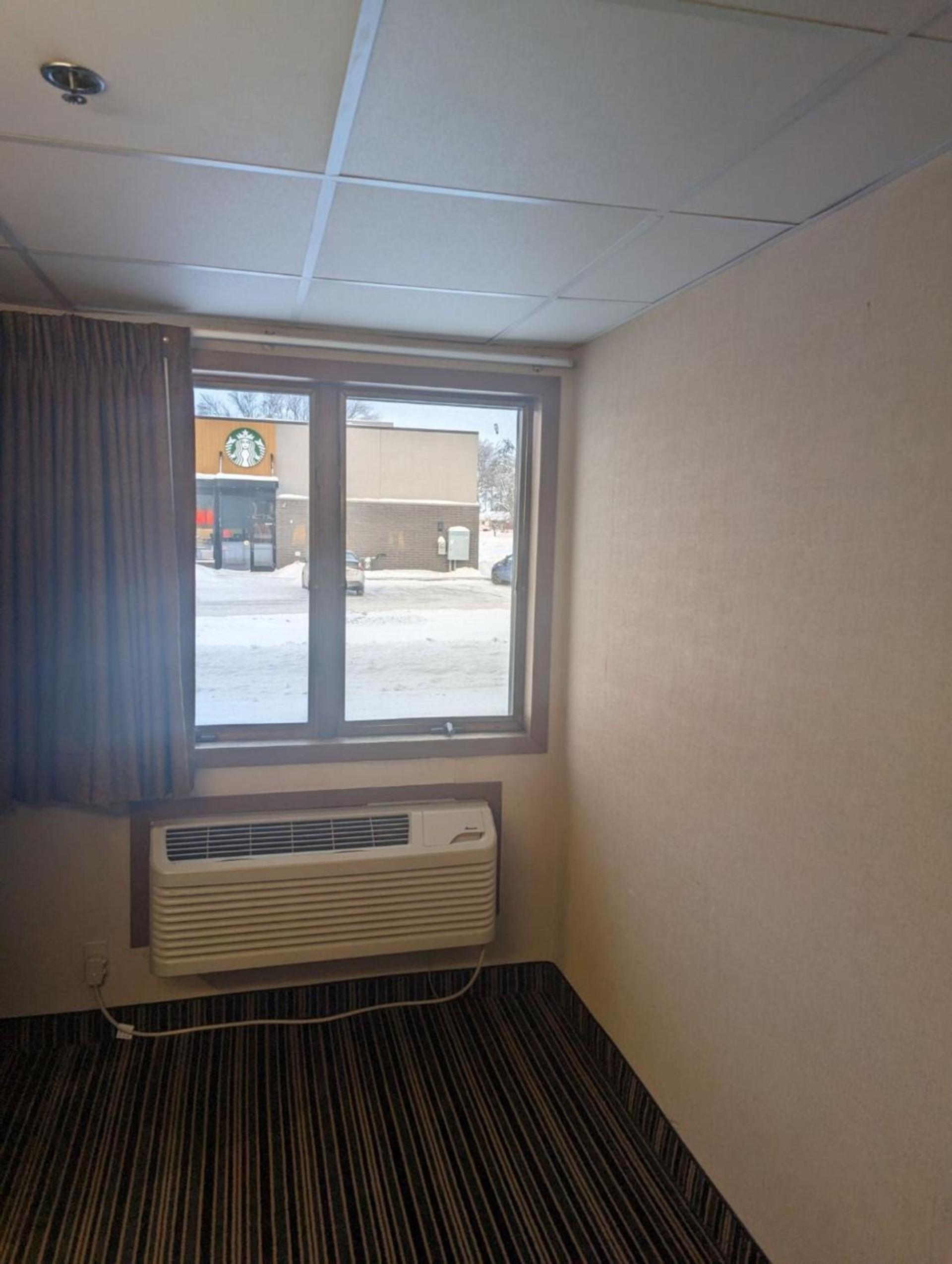 Woodfield Inn and Suites photo 21