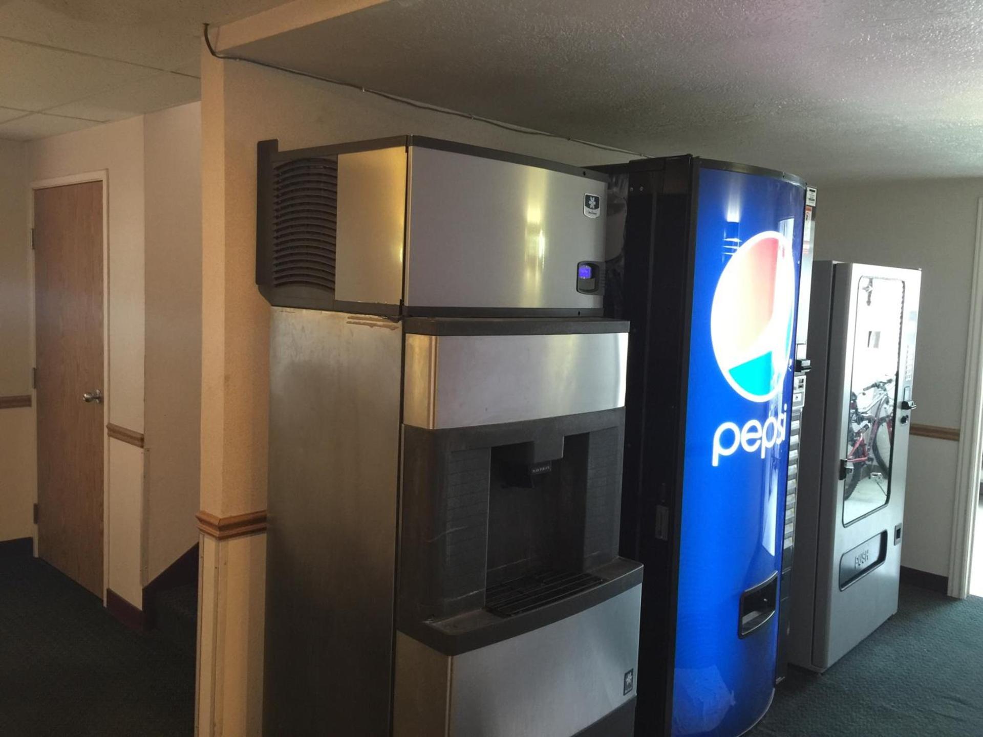 Economy Inn & Suites photo 6
