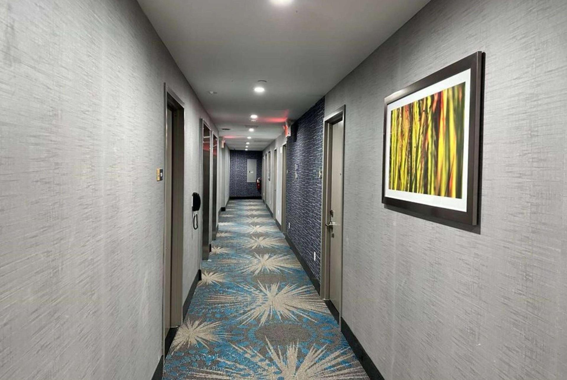 Days Inn by Wyndham Brooklyn Eastern Parkway photo 8