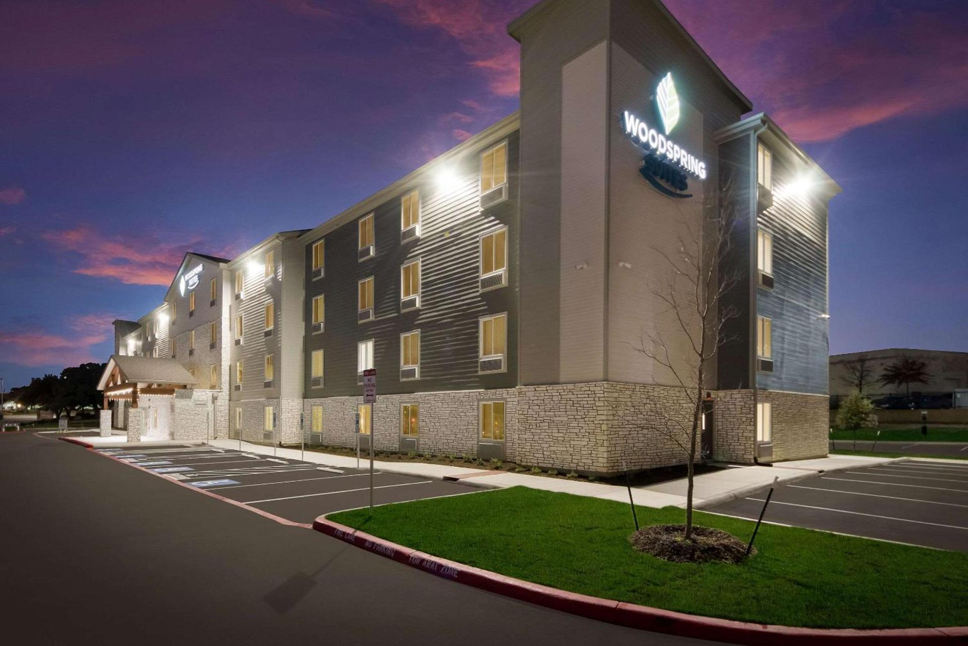 WoodSpring Suites San Antonio UTSA - Medical Center photo 4