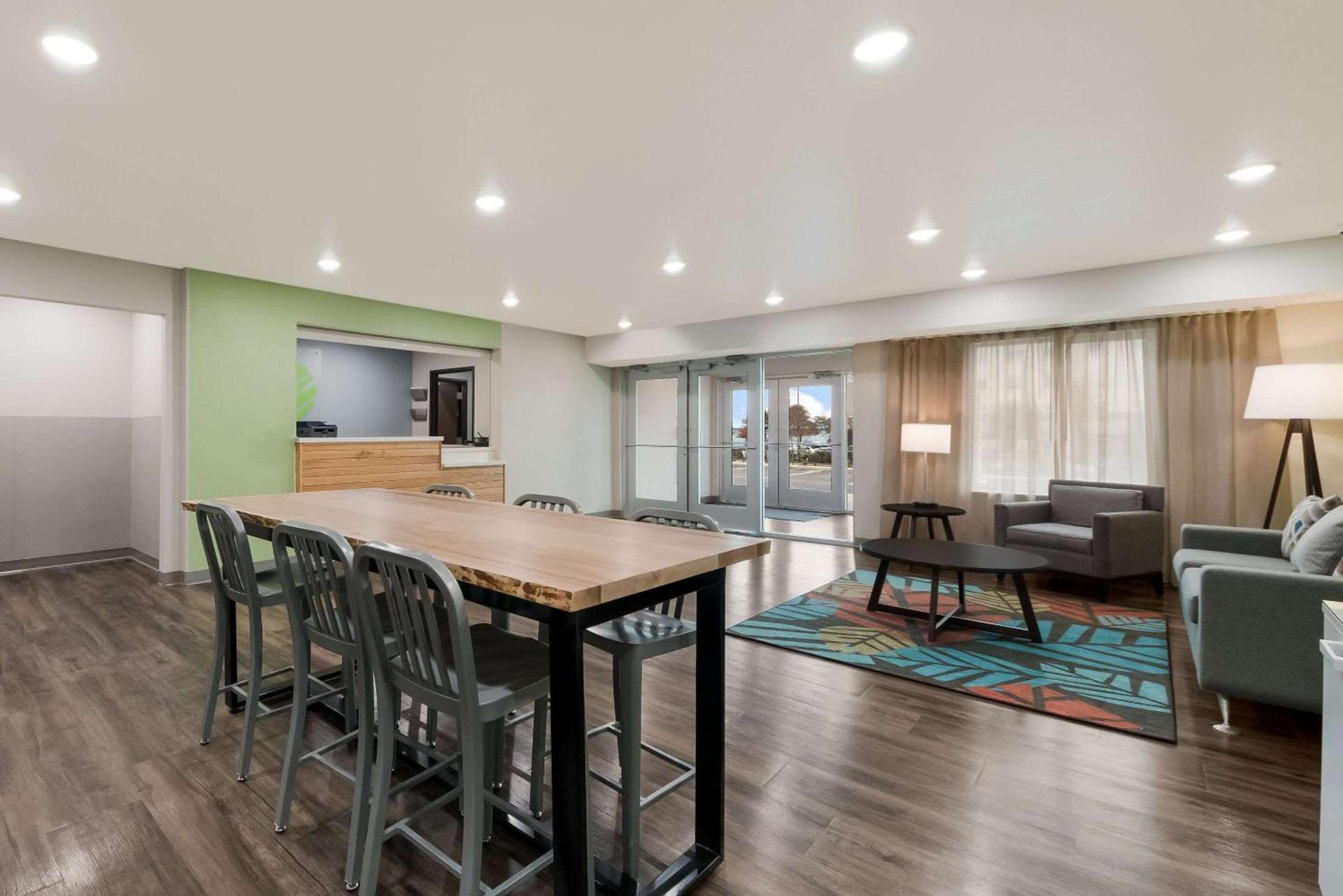 WoodSpring Suites San Antonio UTSA - Medical Center photo 7