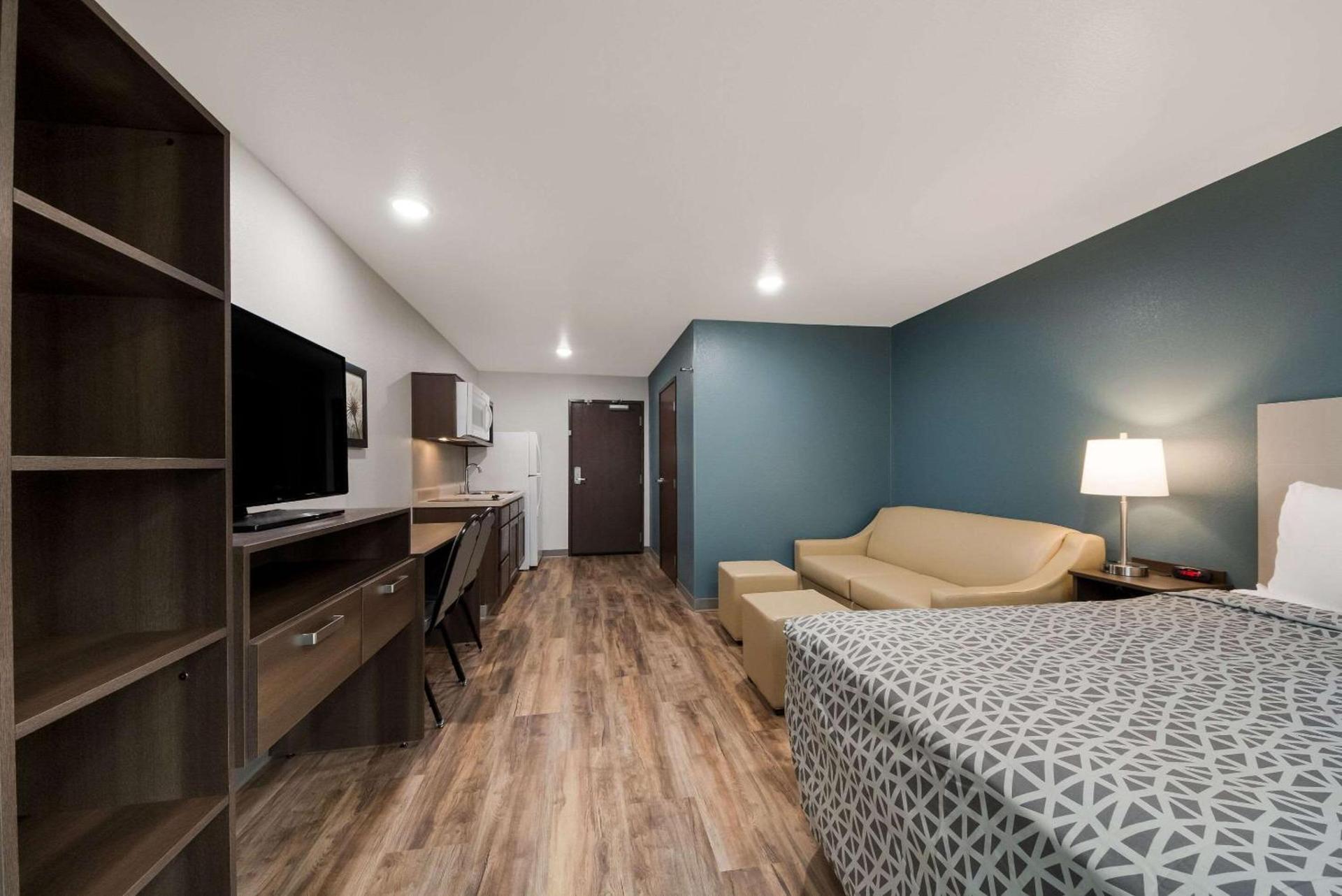 WoodSpring Suites San Antonio UTSA - Medical Center photo 27
