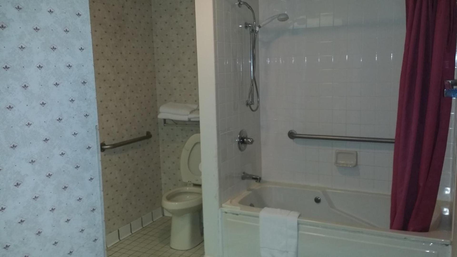 Baymont by Wyndham Cookeville photo 32
