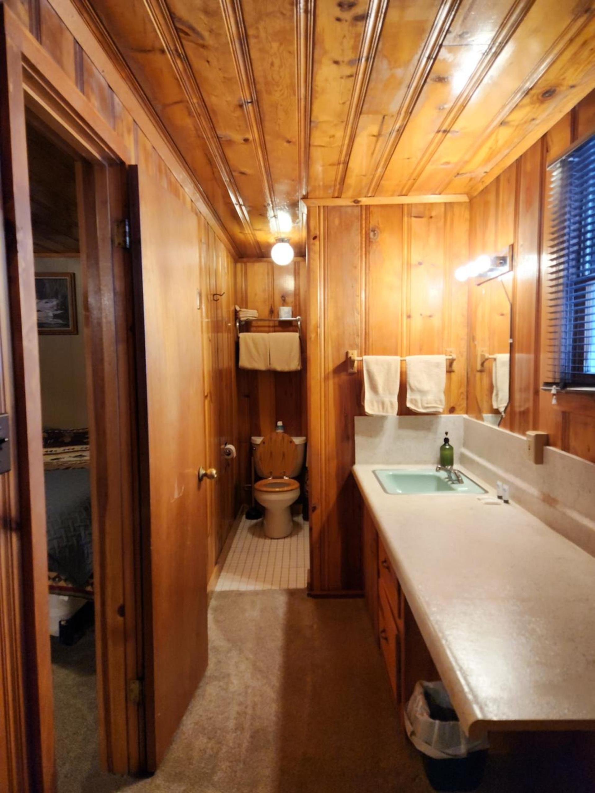 Eagle Nest Fly Shack & Lodge photo 11
