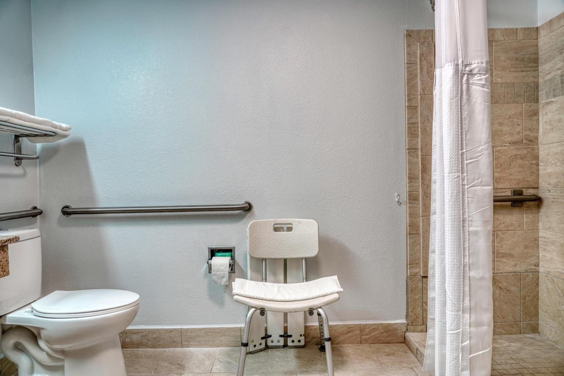 Econo Lodge photo 7