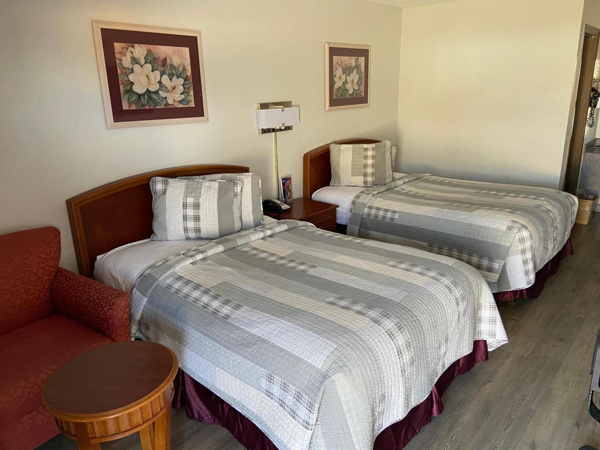 Colonial Inn photo 24