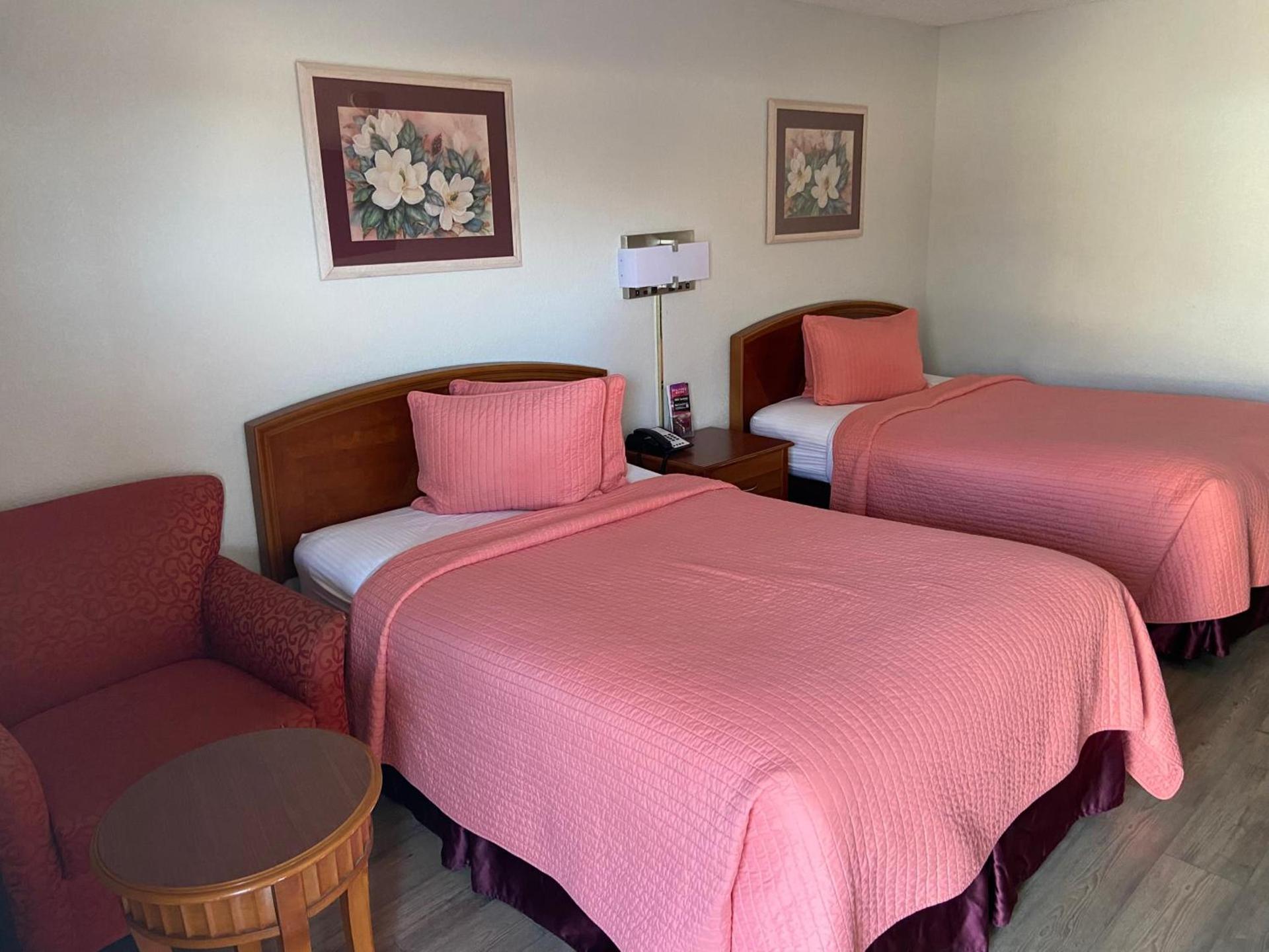 Colonial Inn photo 23