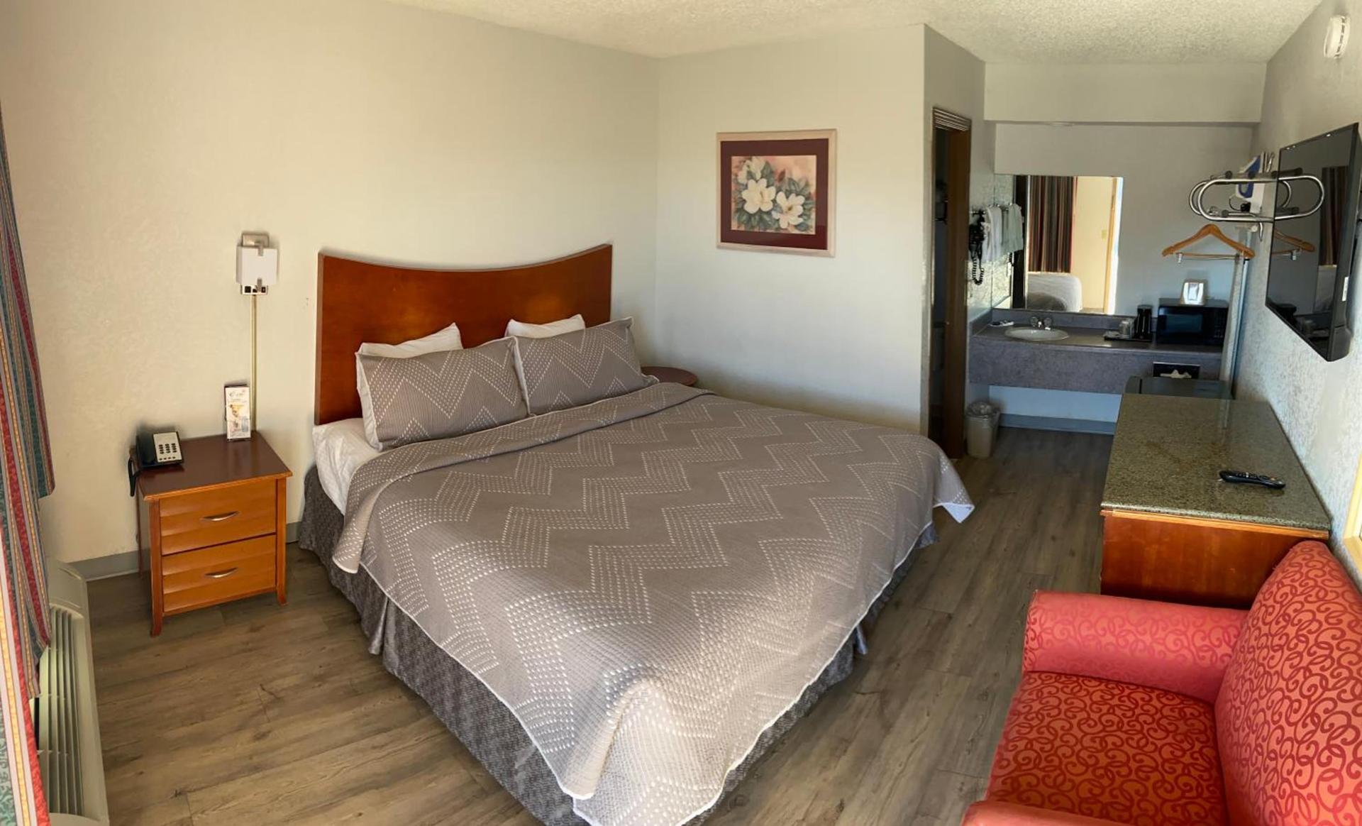 Colonial Inn photo 14