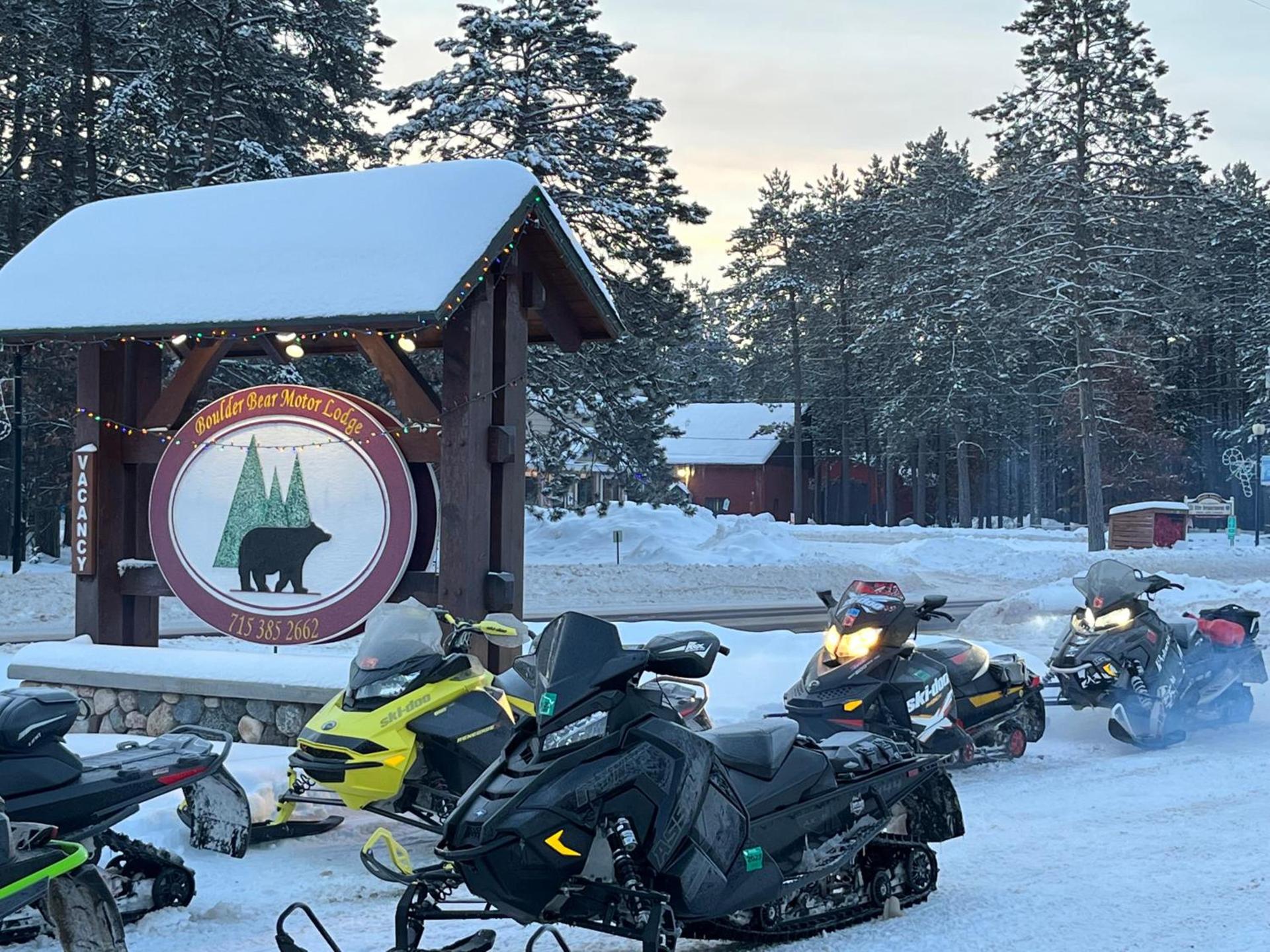 Boulder Bear Motor Lodge photo 46