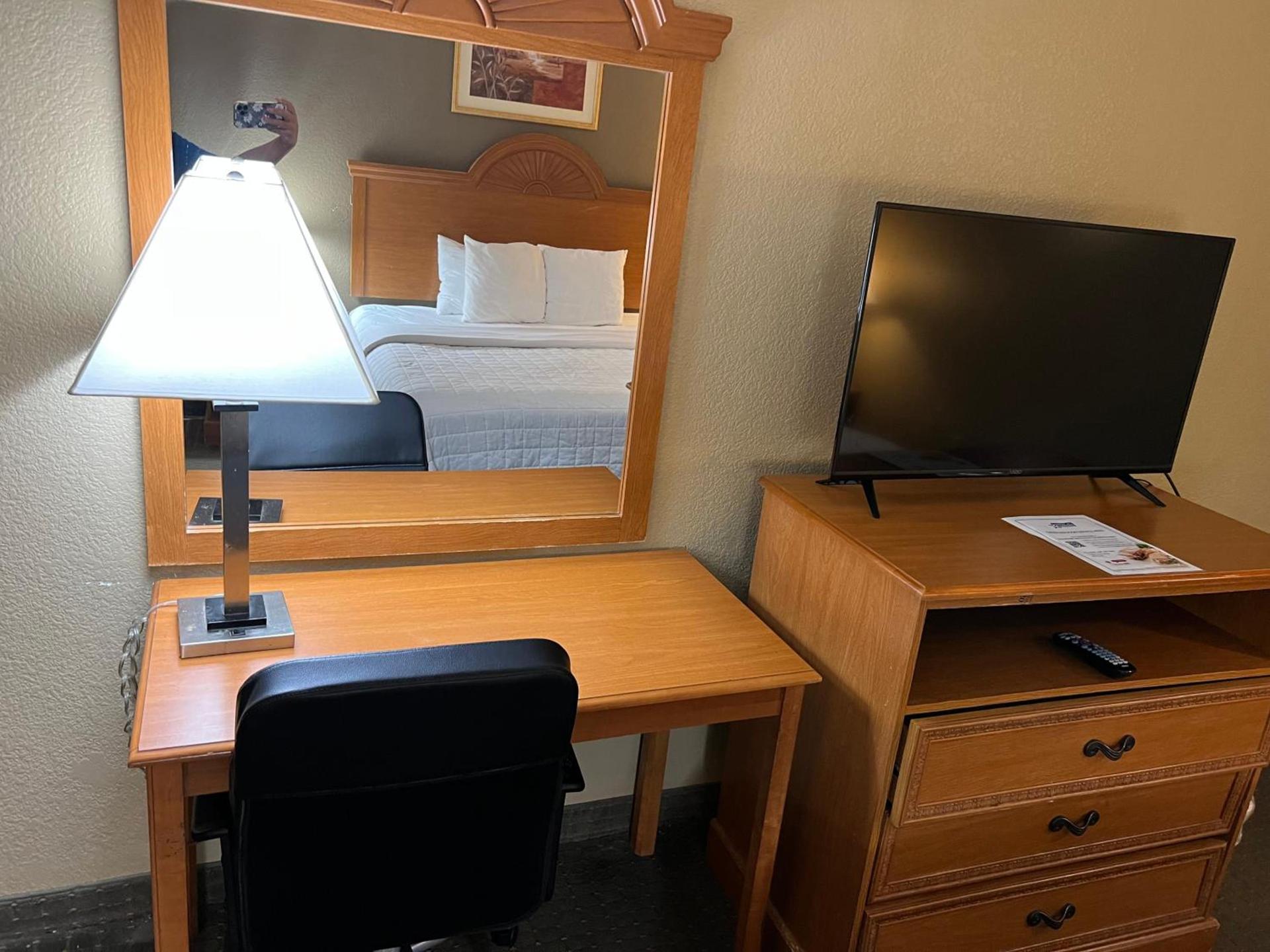 Americas Best Value Inn Pharr/McAllen photo 13