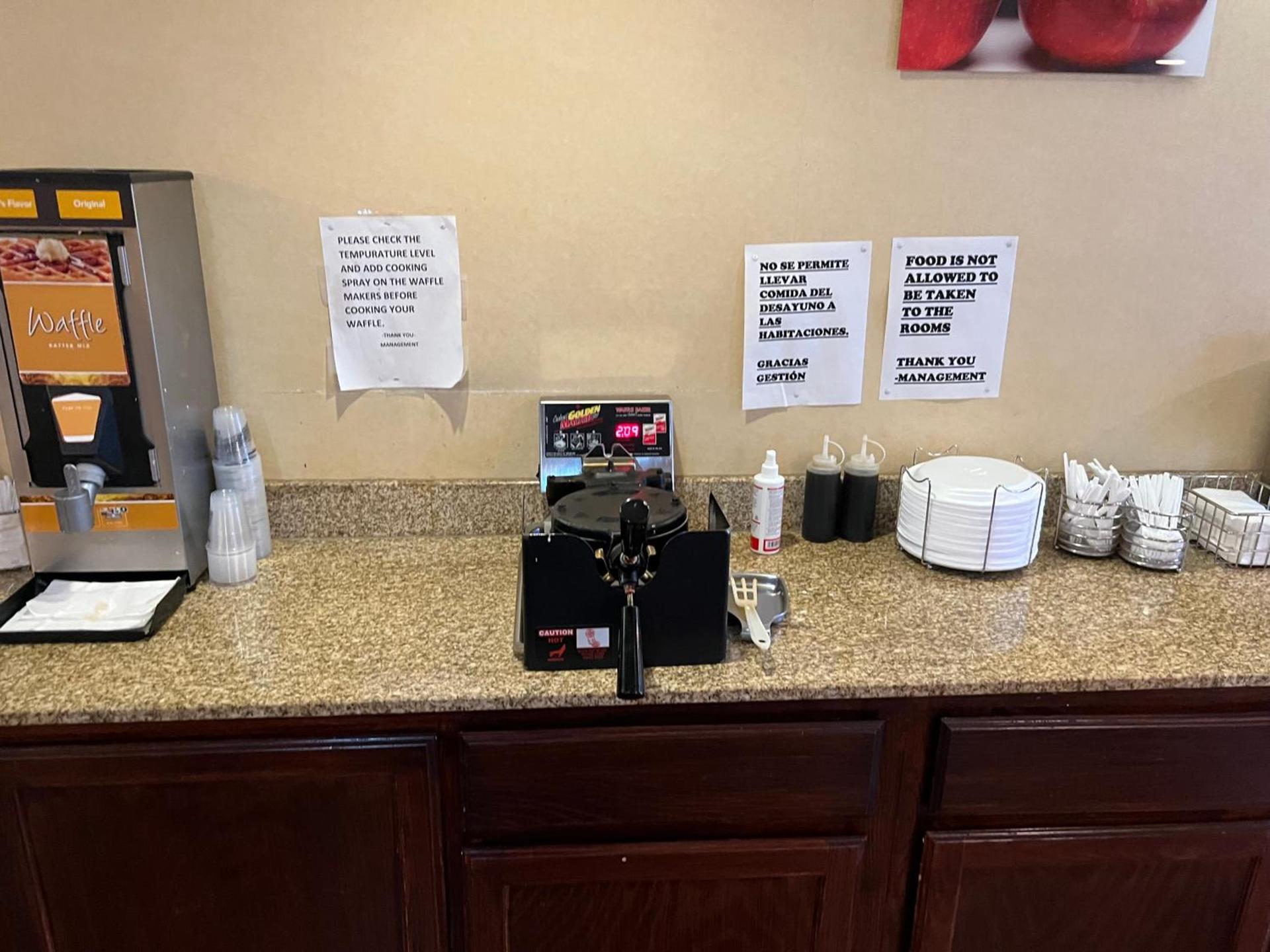 Americas Best Value Inn Pharr/McAllen photo 17