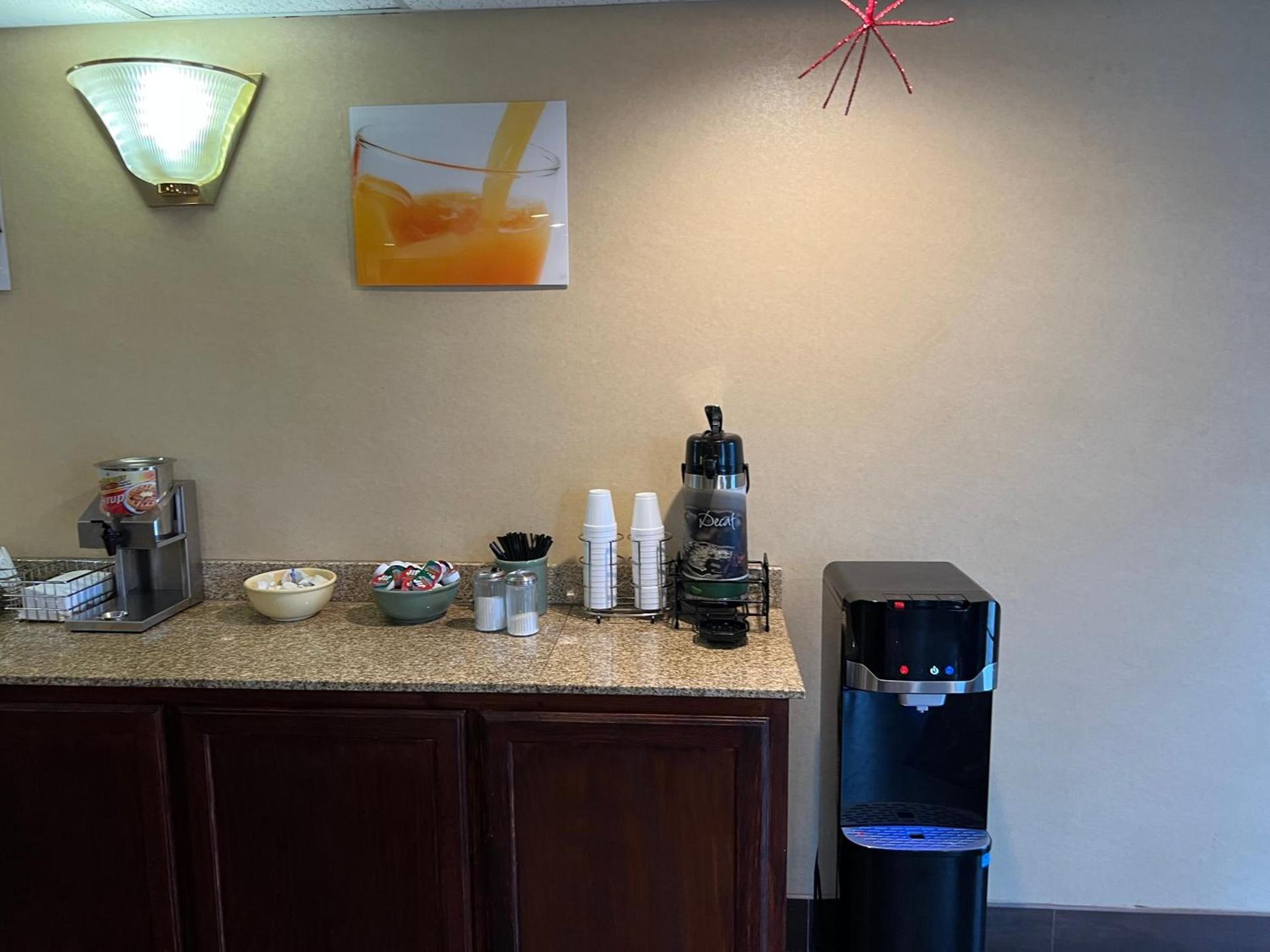 Americas Best Value Inn Pharr/McAllen photo 18