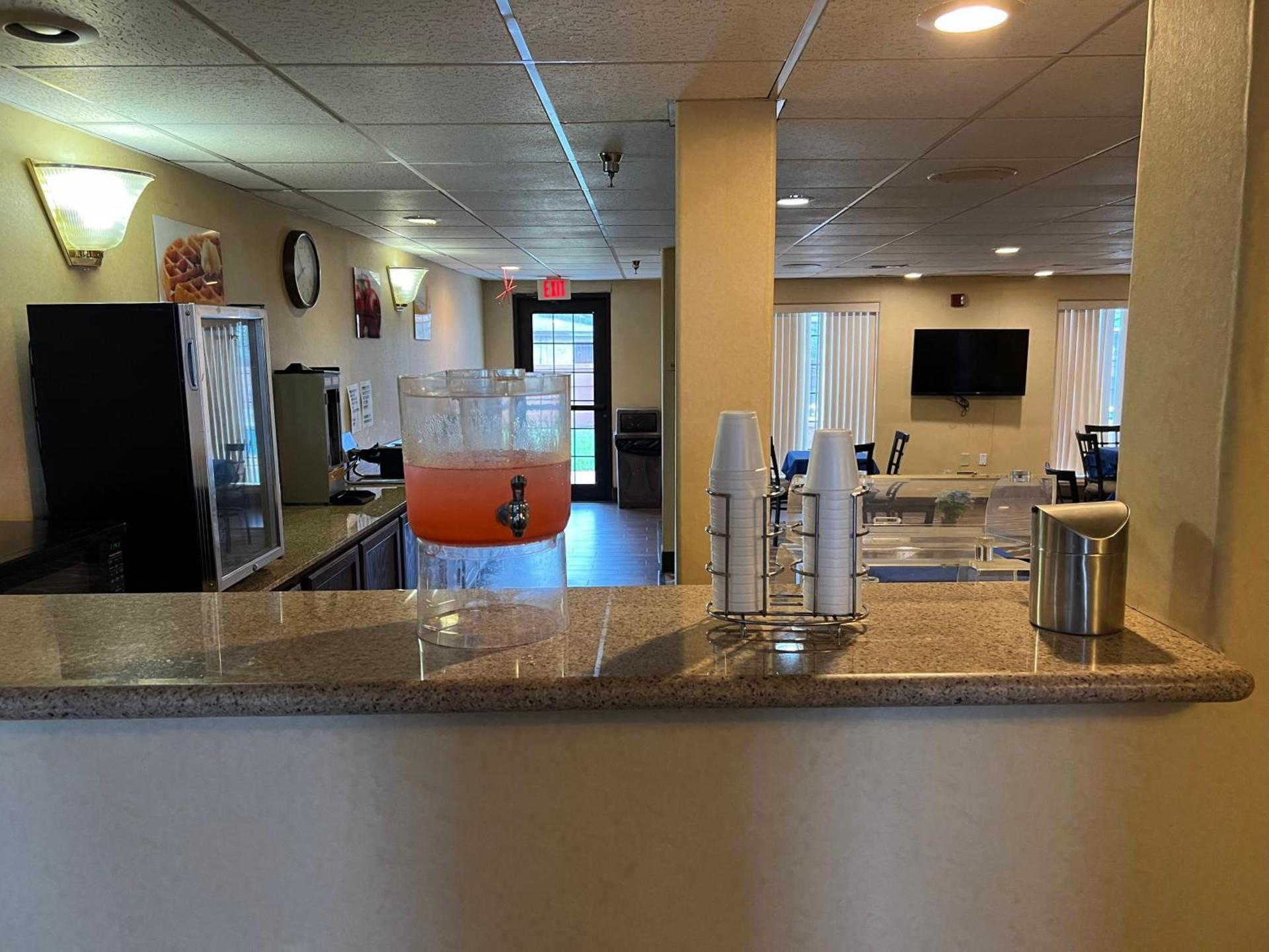Americas Best Value Inn Pharr/McAllen photo 16