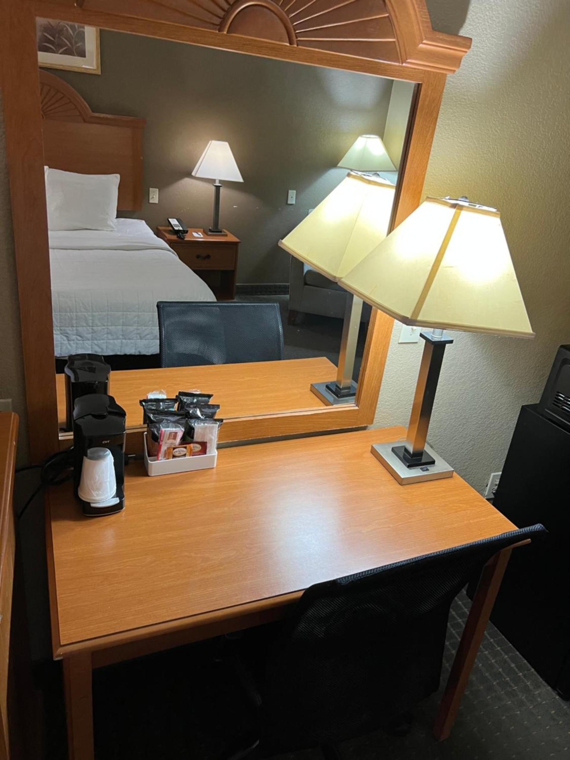 Americas Best Value Inn Pharr/McAllen photo 26