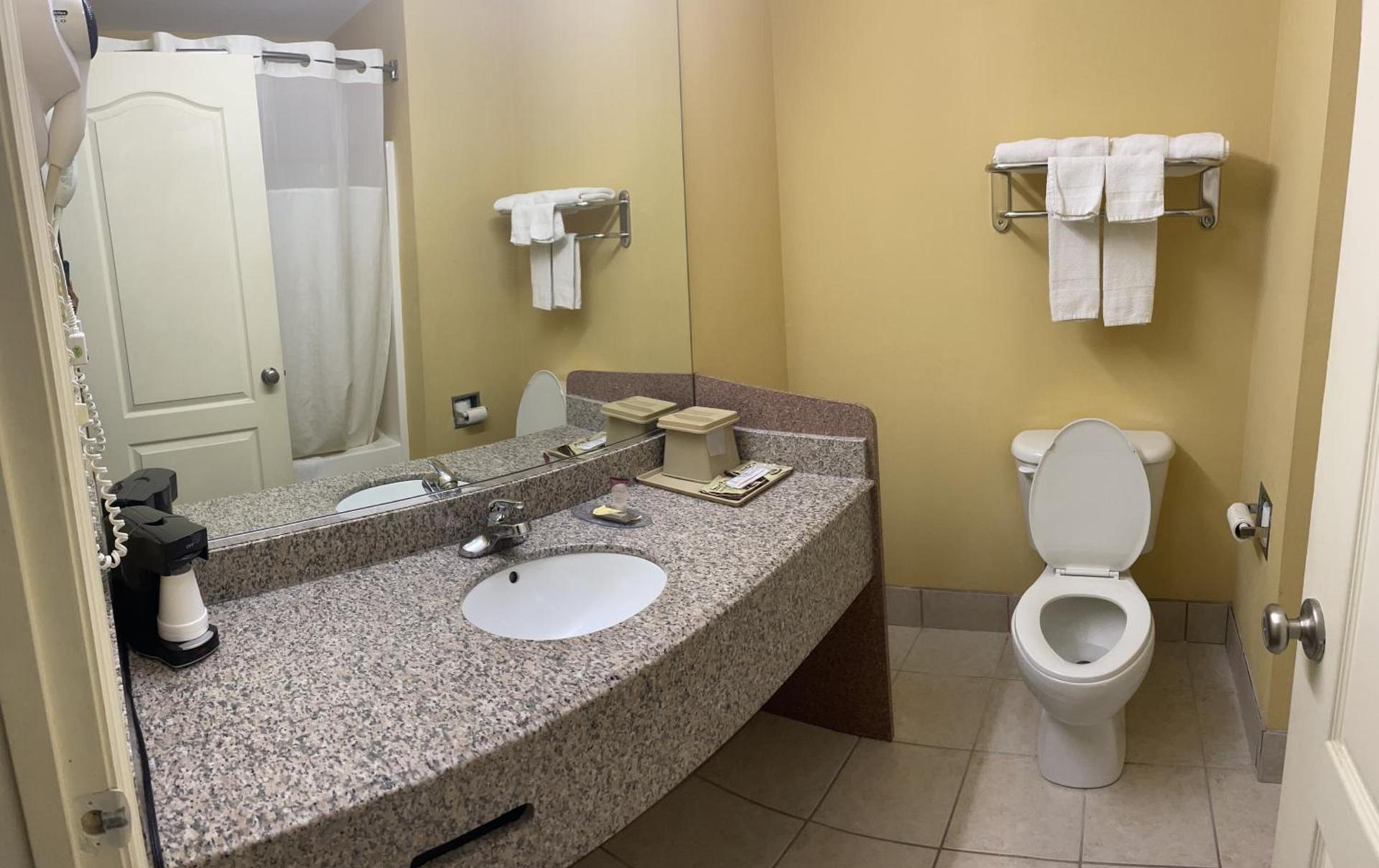 Mountain inn & suites - Dunlap TN photo 17