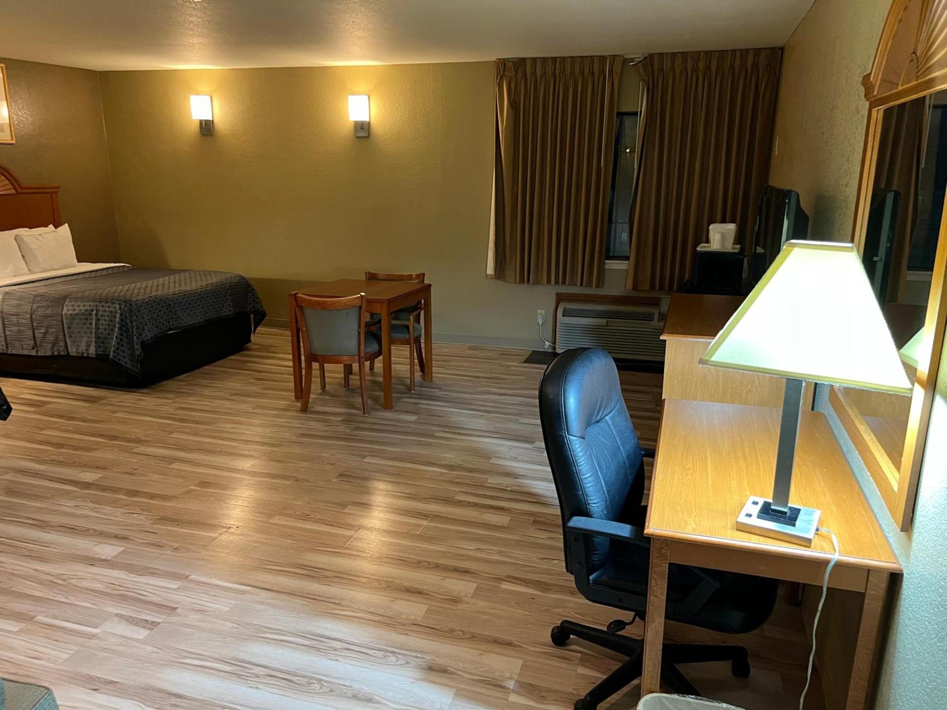 Americas Best Value Inn Pharr/McAllen photo 33