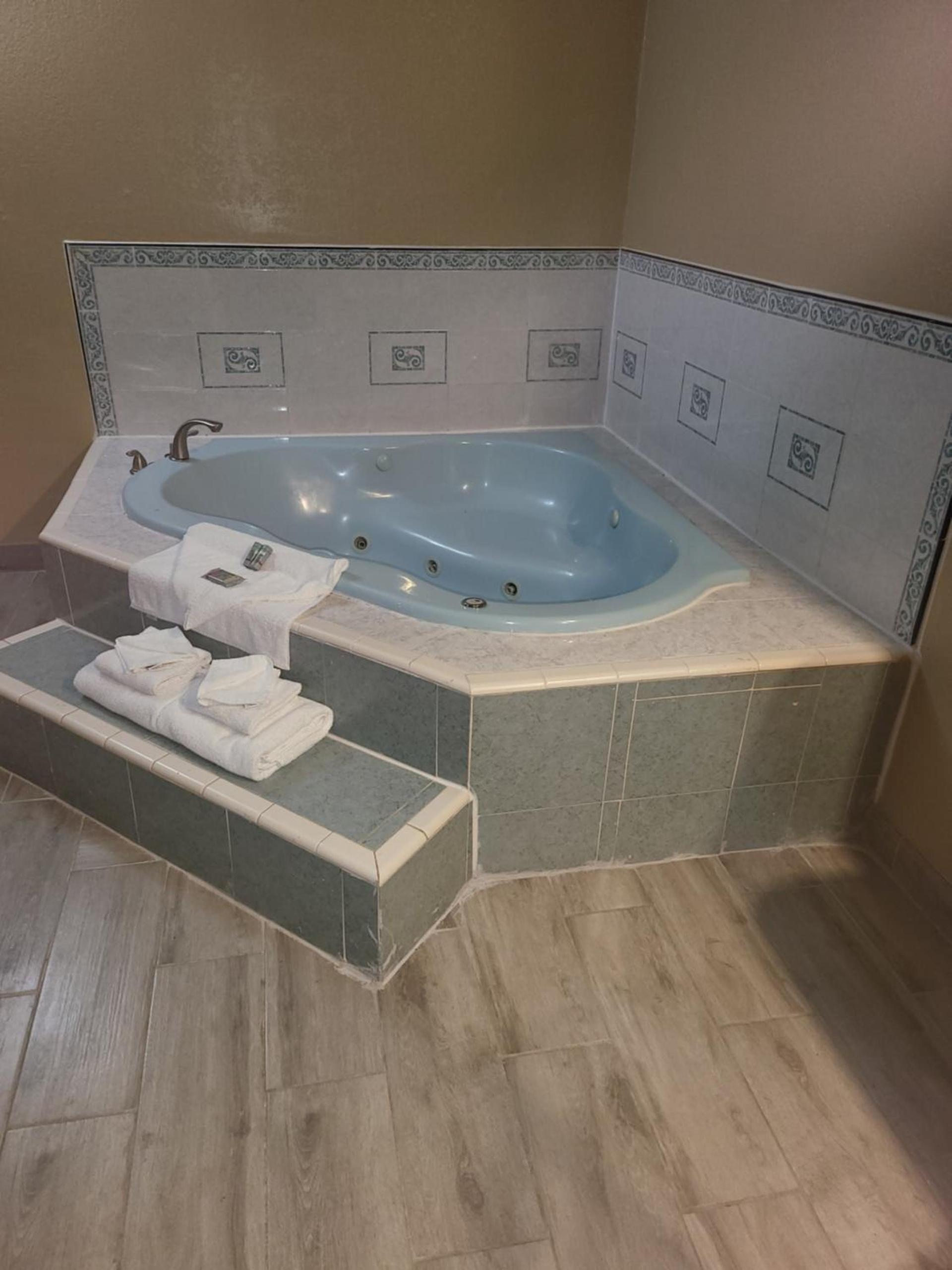 Americas Best Value Inn Pharr/McAllen photo 39