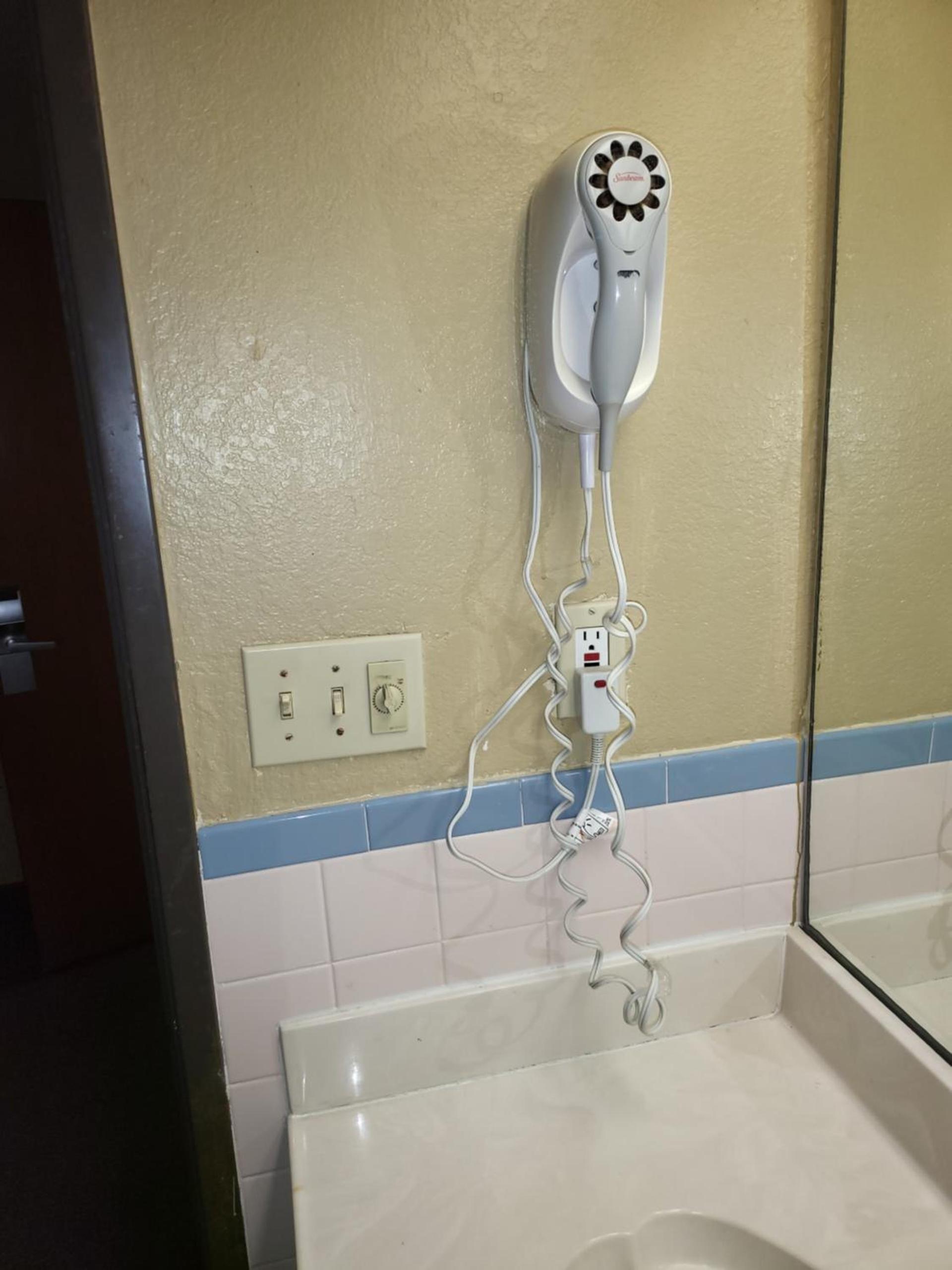 Americas Best Value Inn Pharr/McAllen photo 40