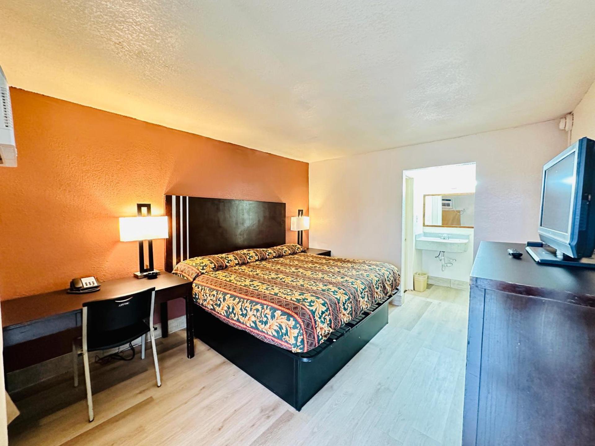 Economy Inn photo 5