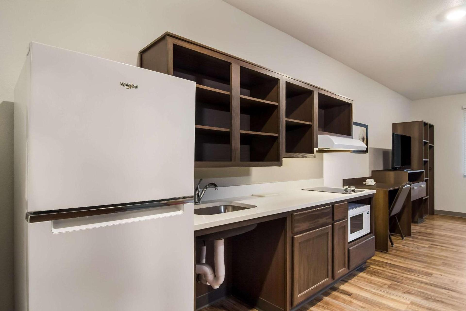 WoodSpring Suites Jacksonville - South photo 8