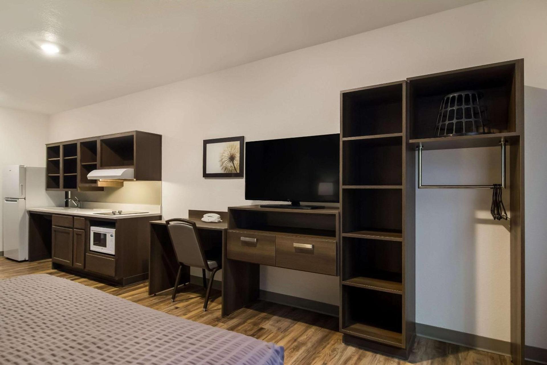 WoodSpring Suites Jacksonville - South photo 10