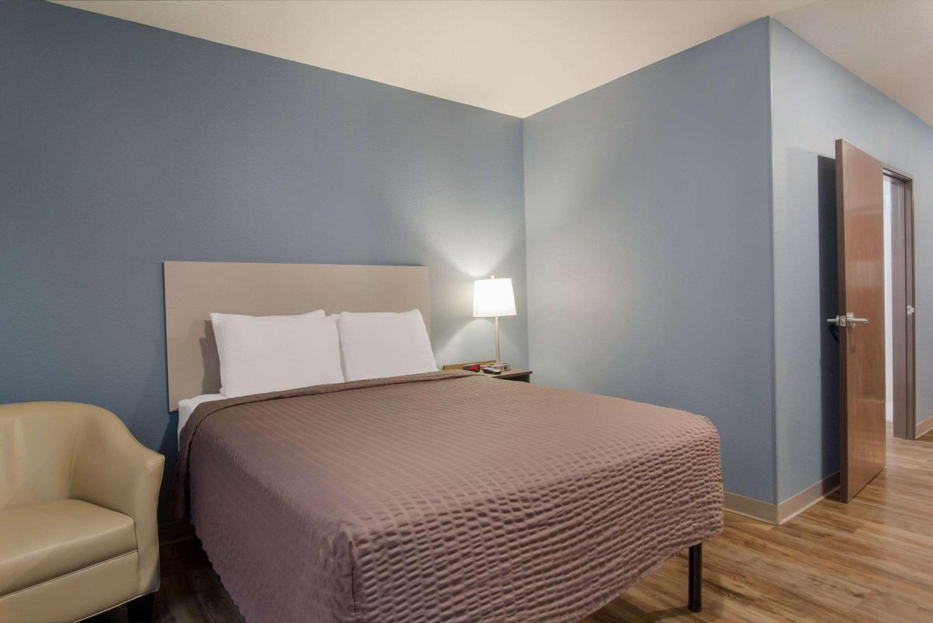 WoodSpring Suites Jacksonville - South photo 11