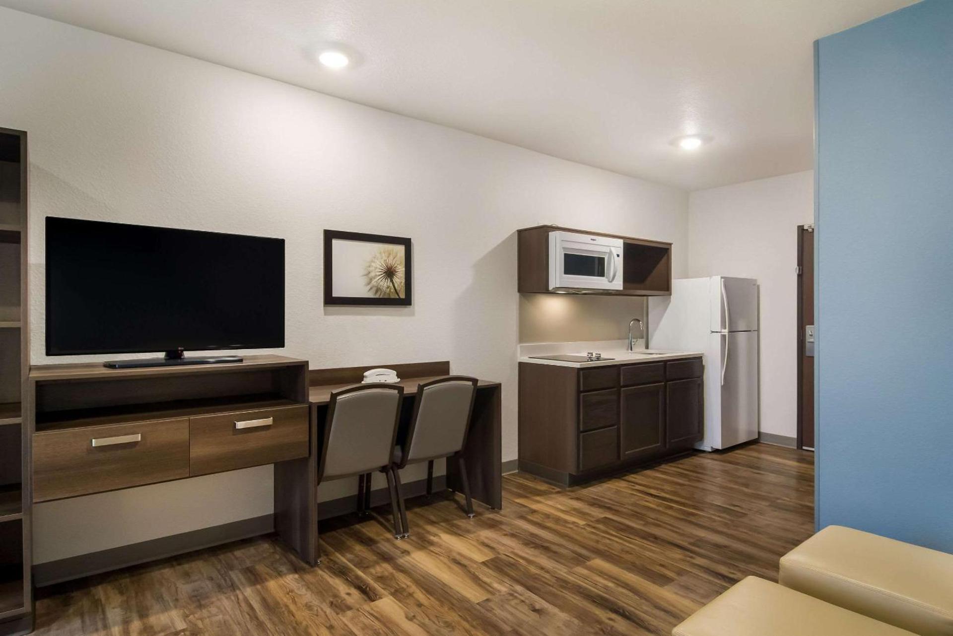 WoodSpring Suites Jacksonville - South photo 18