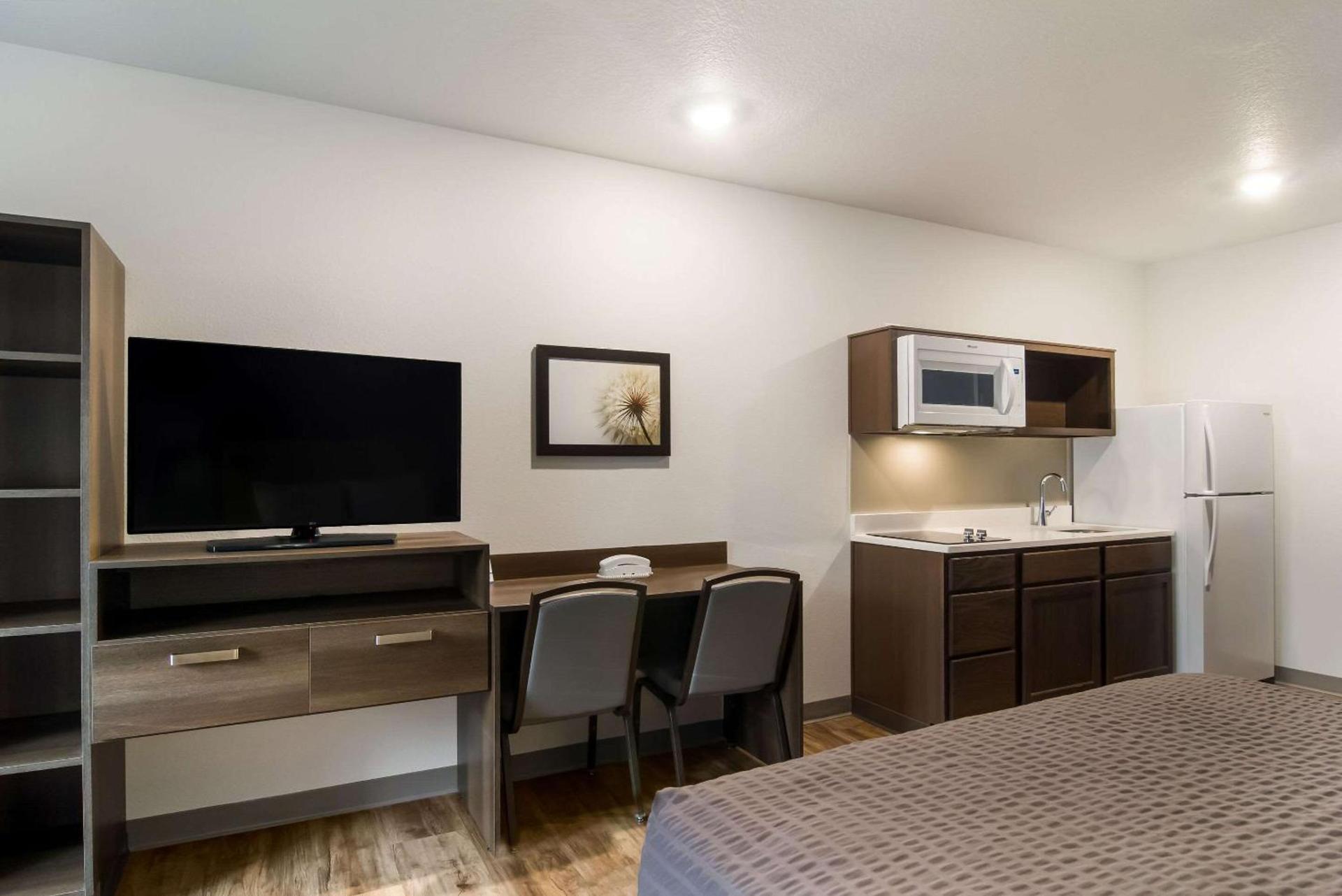 WoodSpring Suites Jacksonville - South photo 21