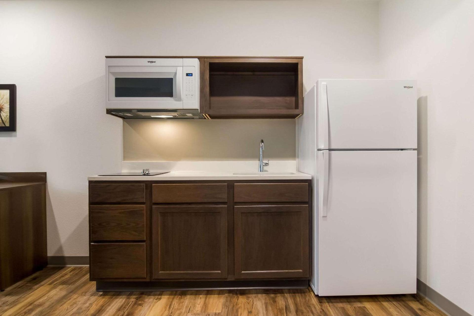 WoodSpring Suites Jacksonville - South photo 22