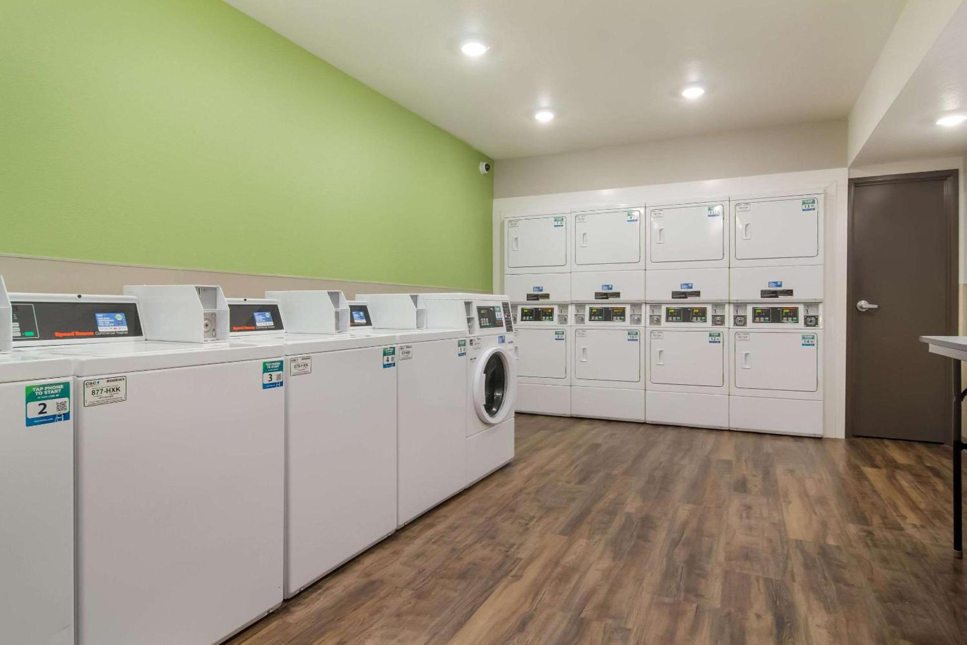 WoodSpring Suites Jacksonville - South photo 25