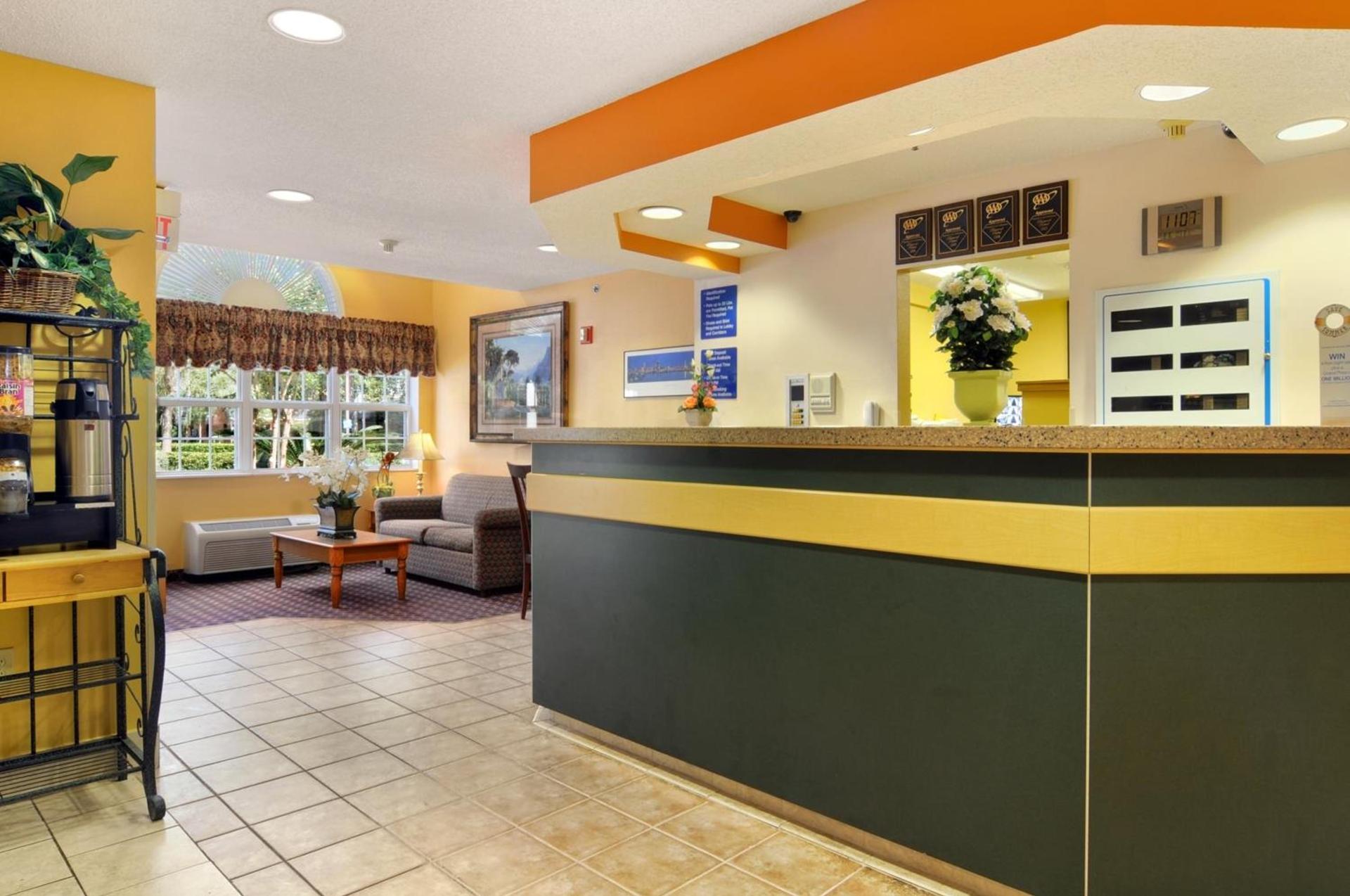 Hometown Inn & Suites Jacksonville Butler Blvd./Southpoint photo 3