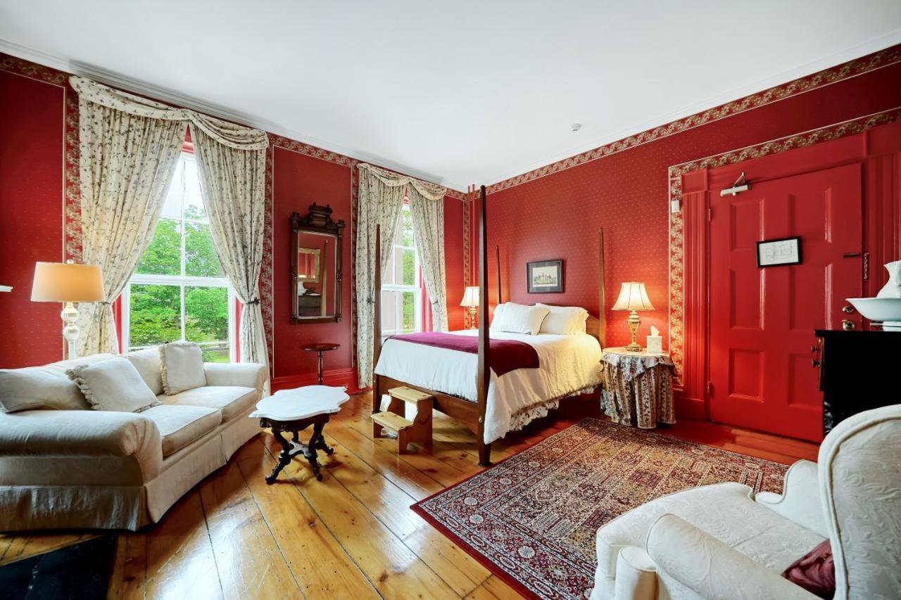 Cromwell Manor Inn photo 11