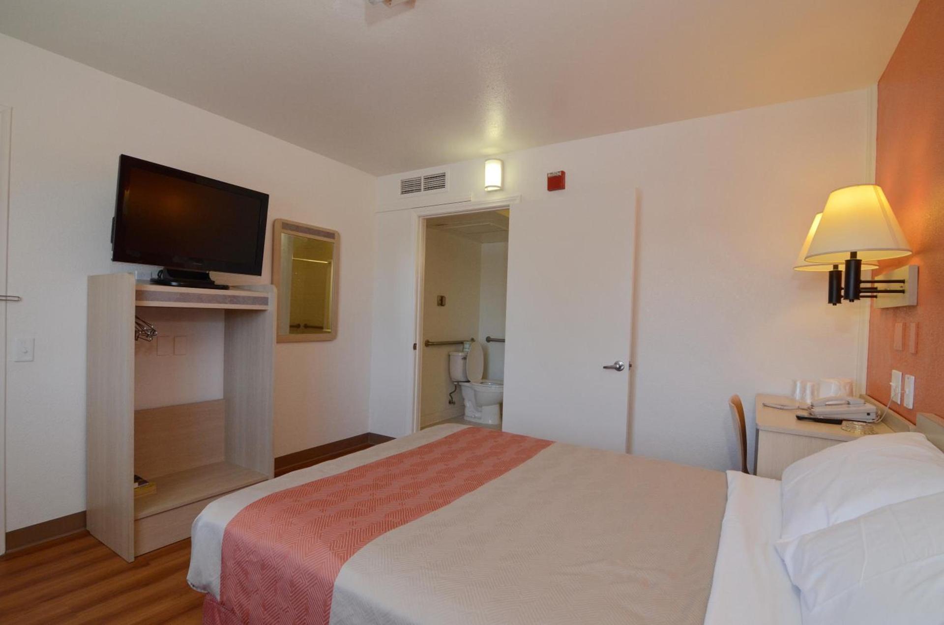Motel 6-Indio, CA - Palm Springs photo 14