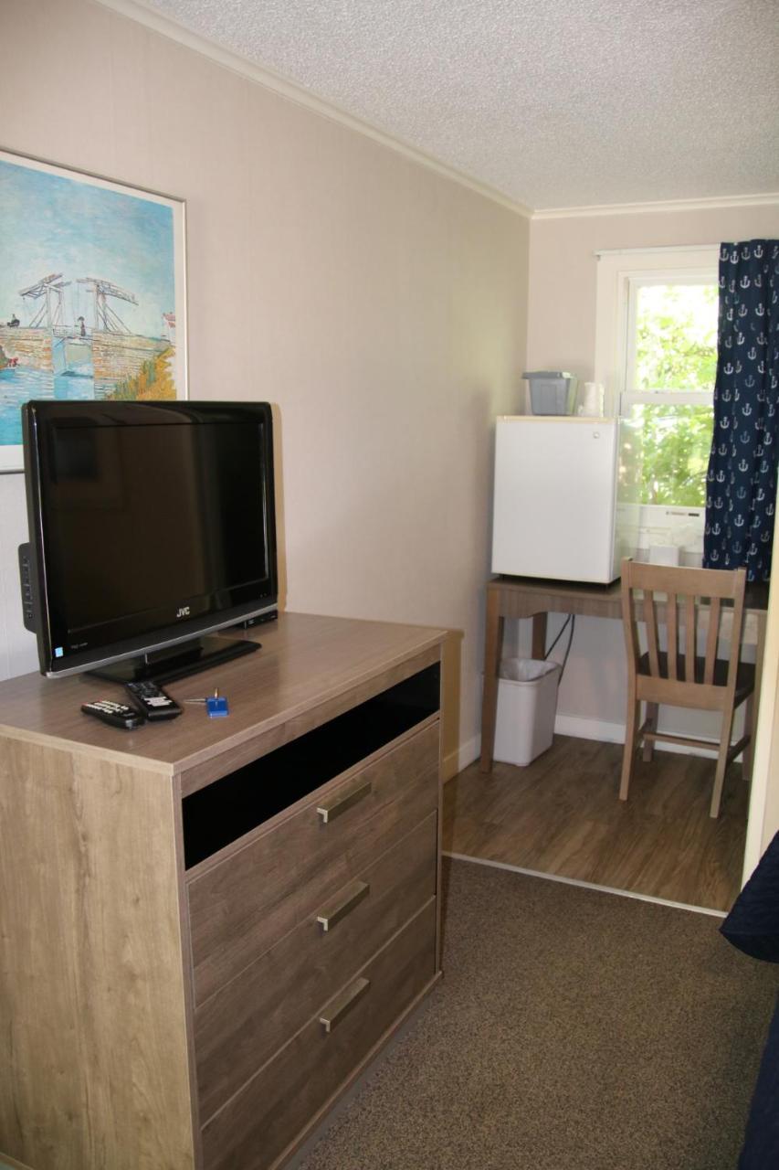 West Winds Motel & Cottages photo 75