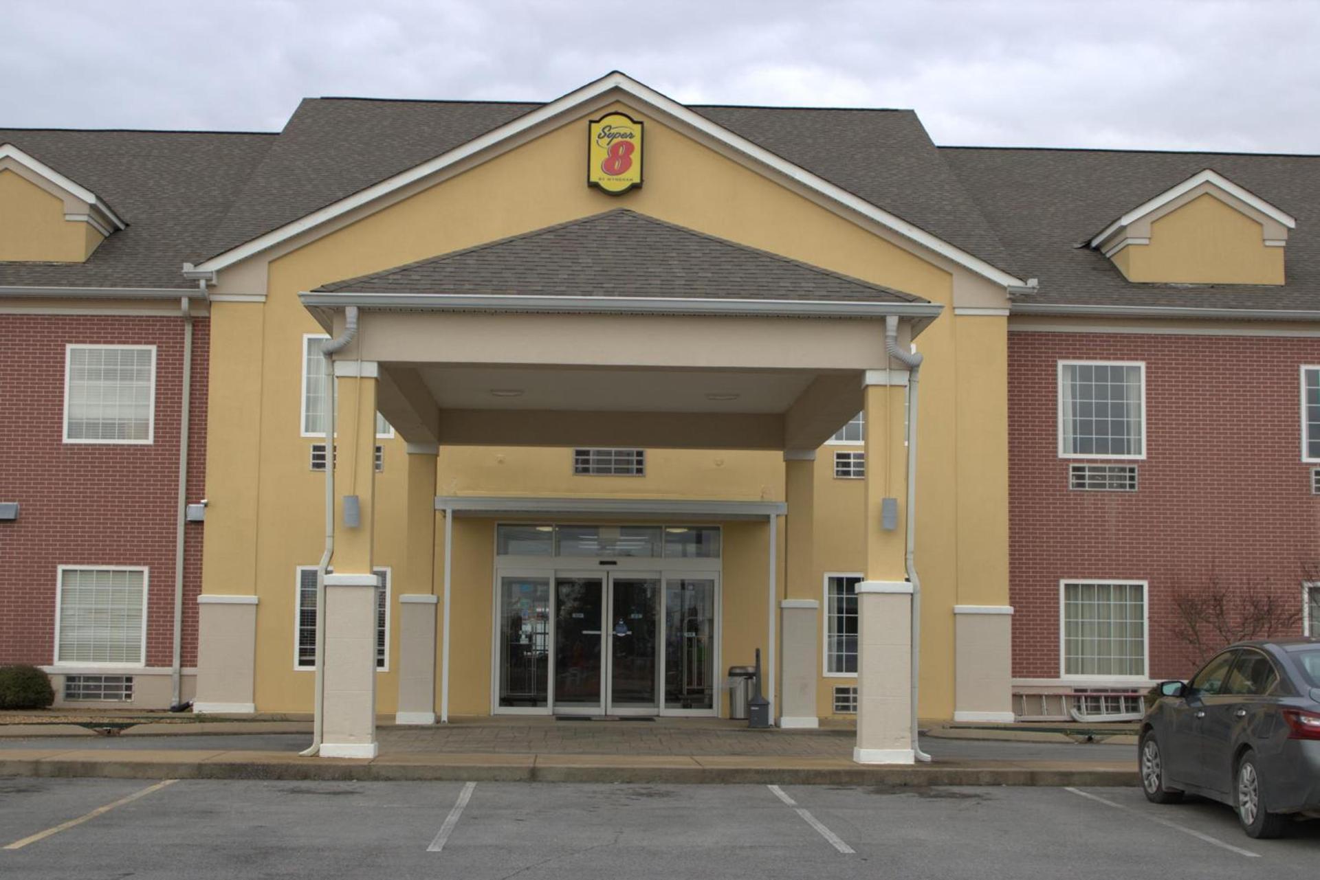 Super 8 by Wyndham Rainsville photo 1