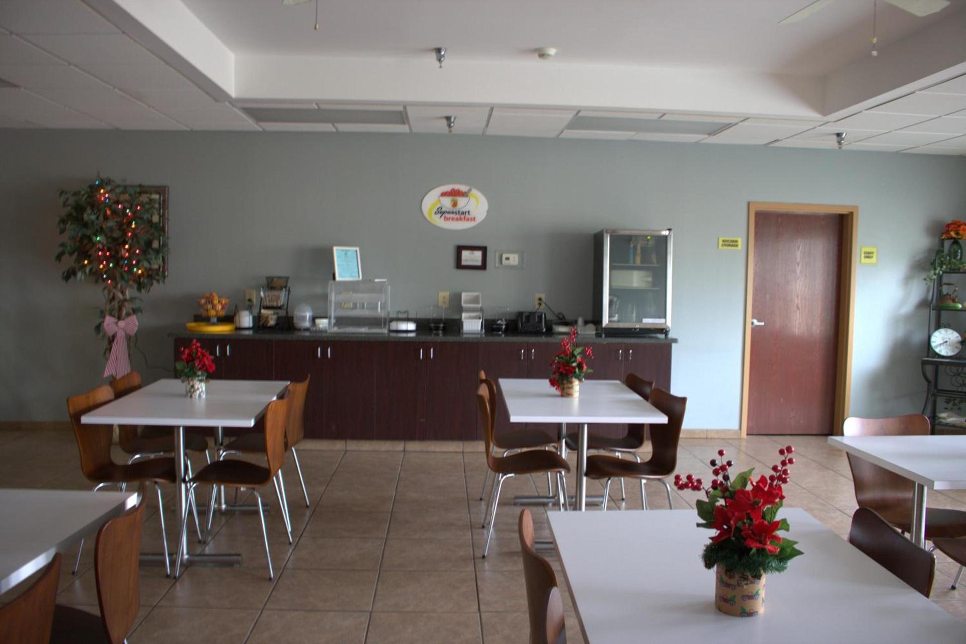 Super 8 by Wyndham Rainsville photo 38