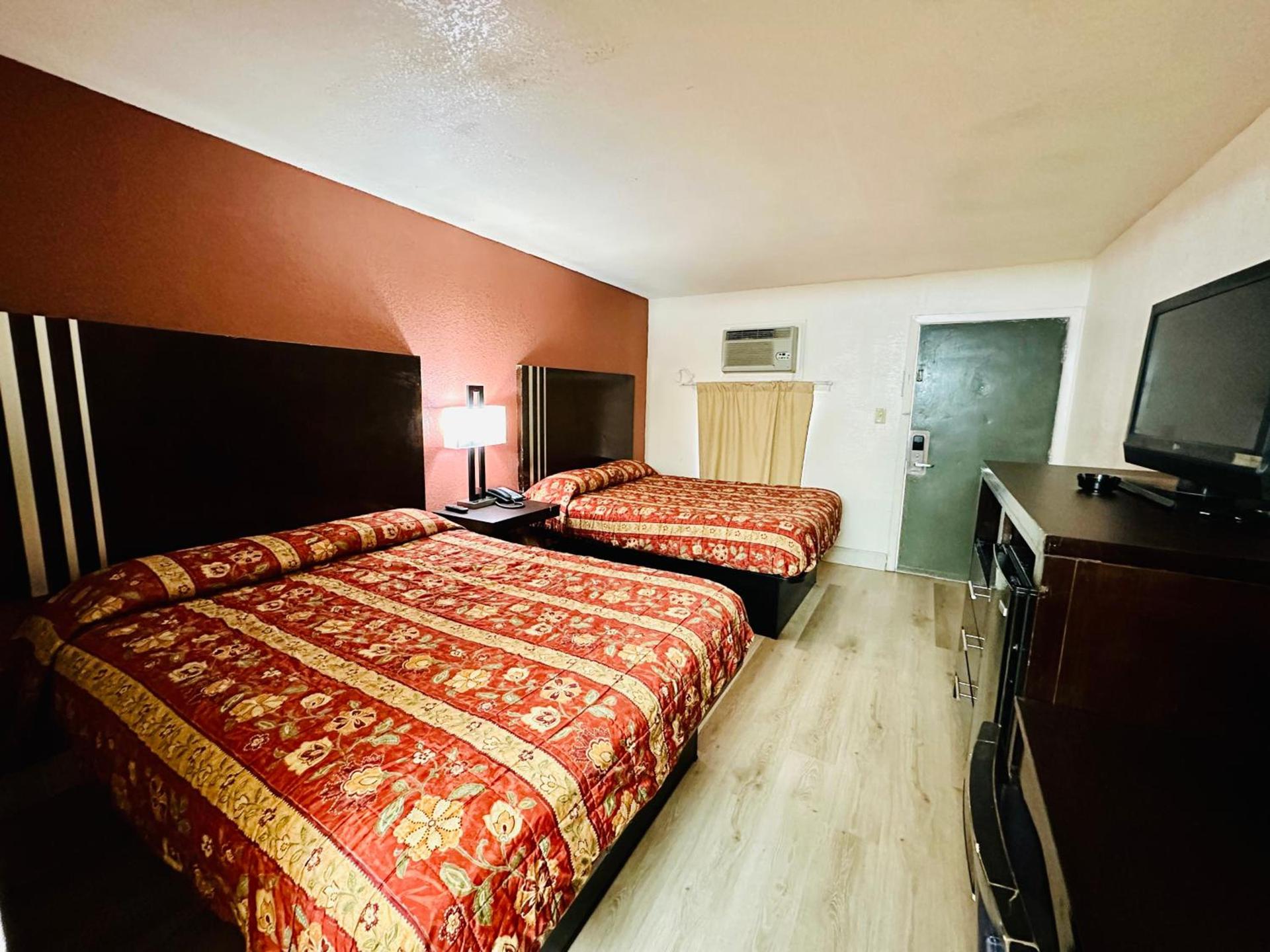 Economy Inn photo 14