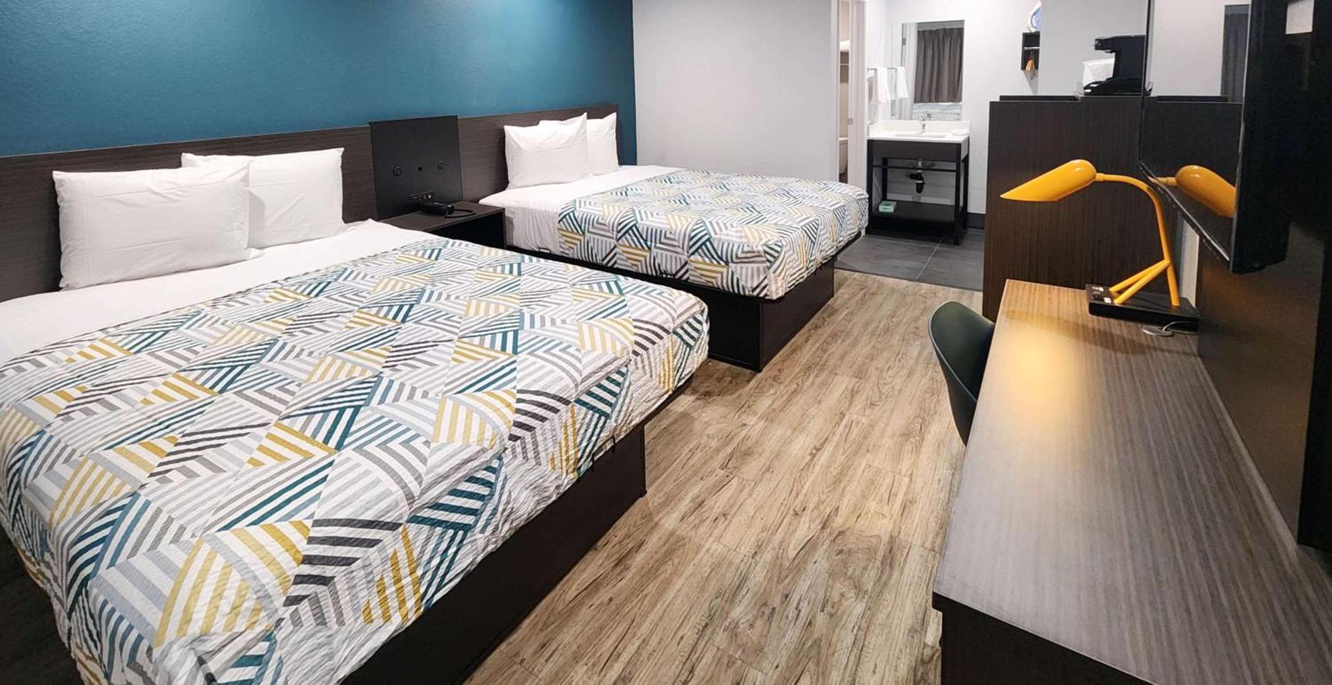 Studio 6 Suites San Ysidro CA San Diego South Bay photo 2