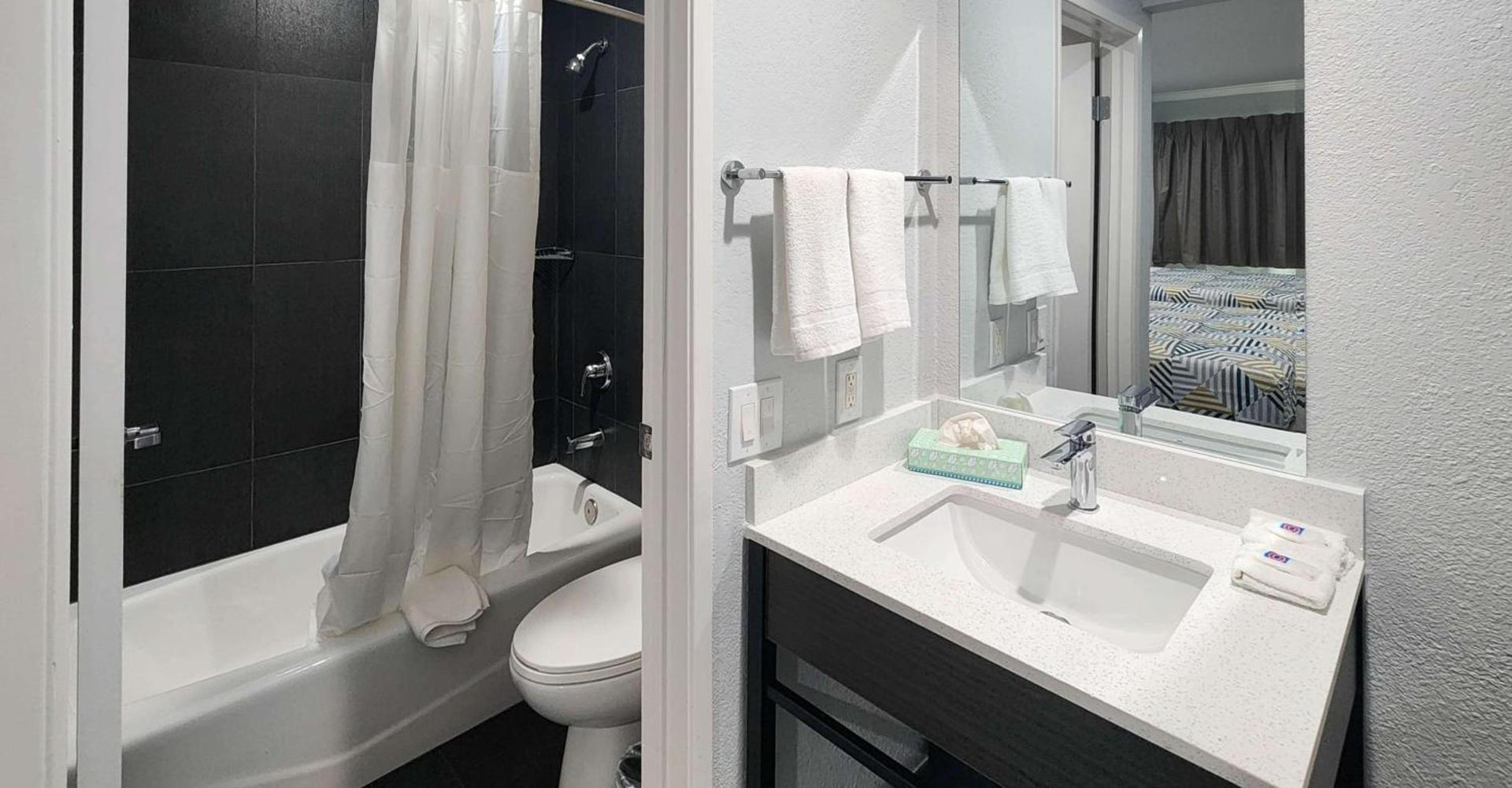 Studio 6 Suites San Ysidro CA San Diego South Bay photo 12